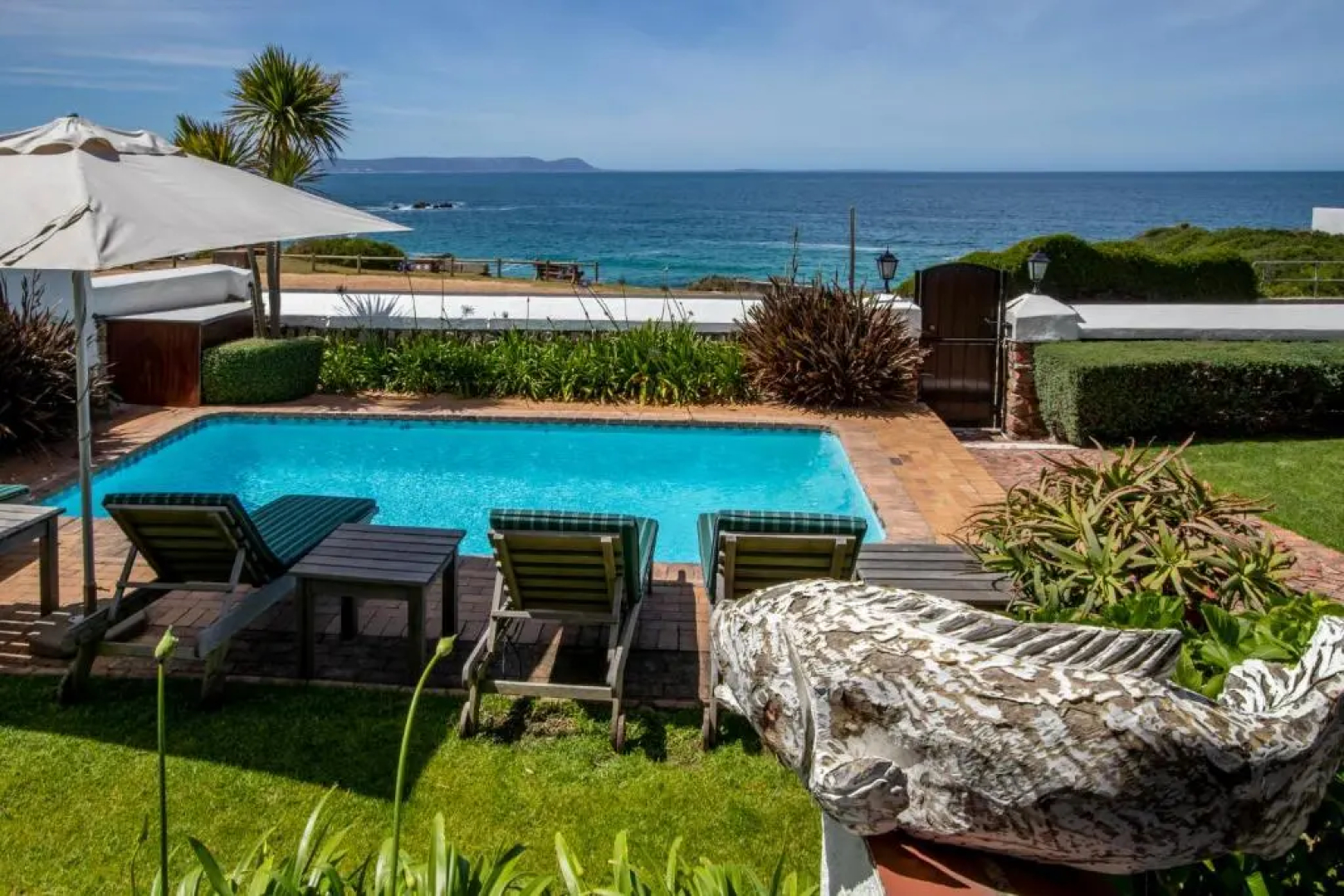 La Fontaine Guest House