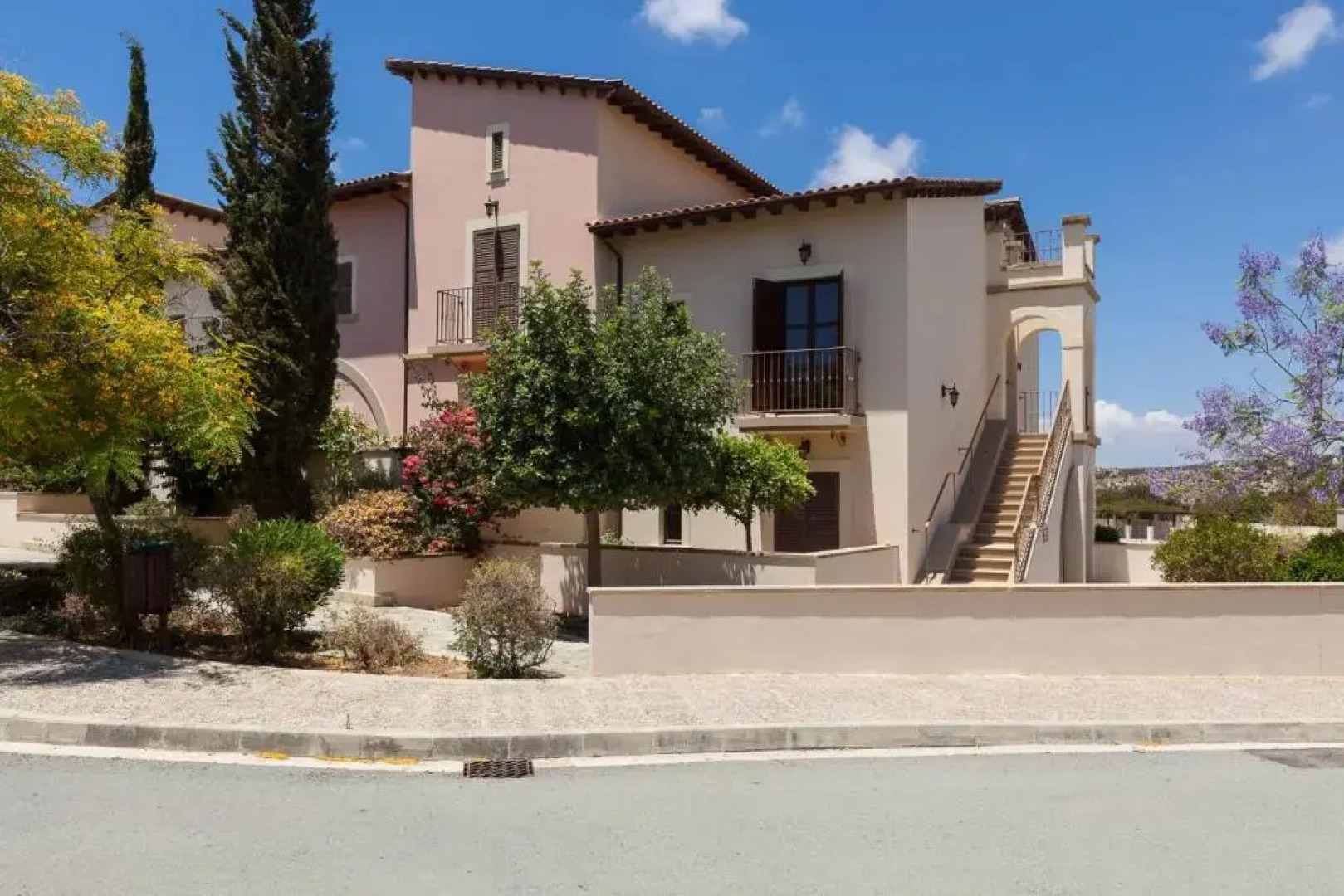 Aphrodite Hills Rentals – Apartments