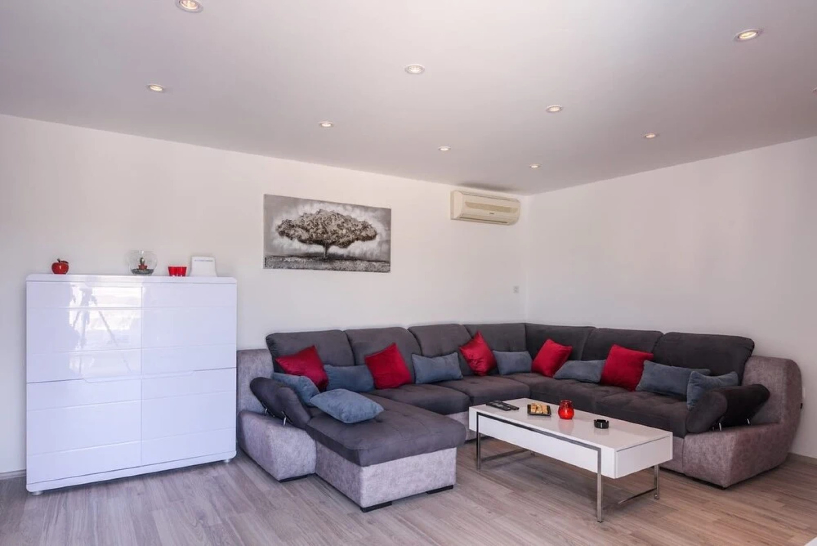 Mario - With Pool - H