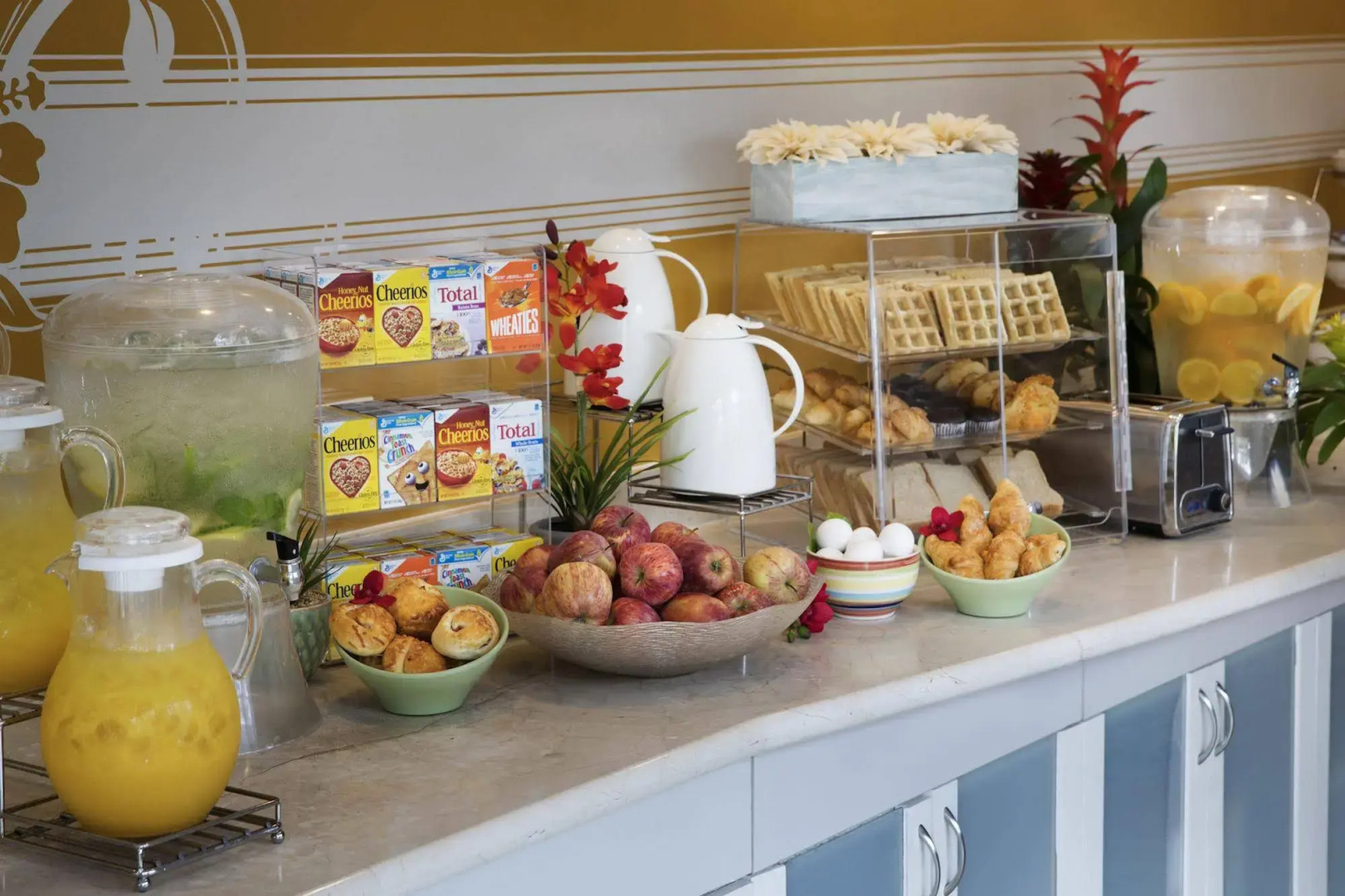 Coconut Waikiki Hotel