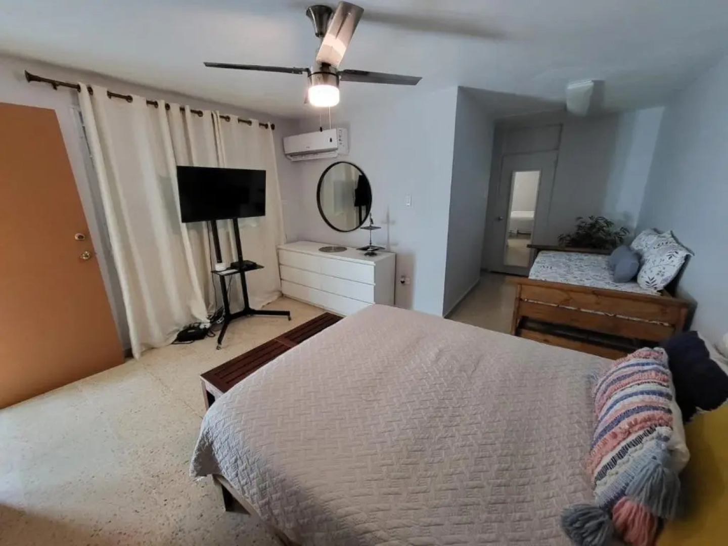 Bee Inn Puerto Rico Charming Urban Apartment in San Juan