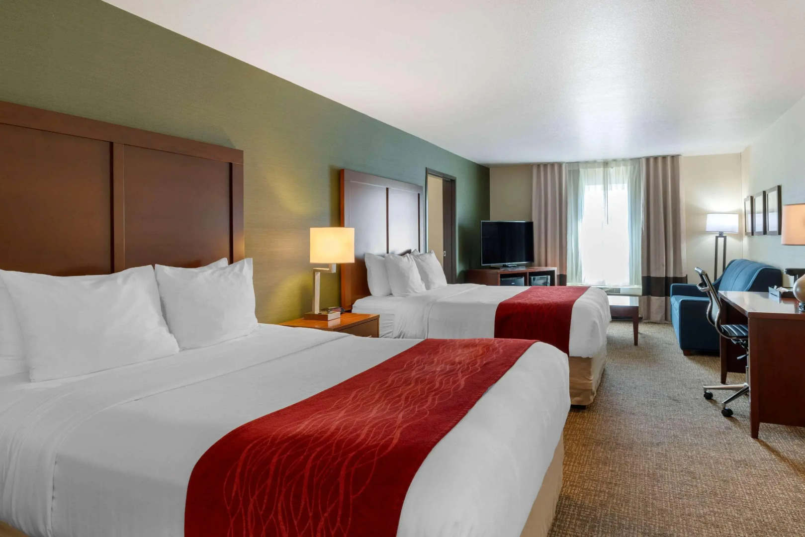 Comfort Inn & Suites Salem Northeast