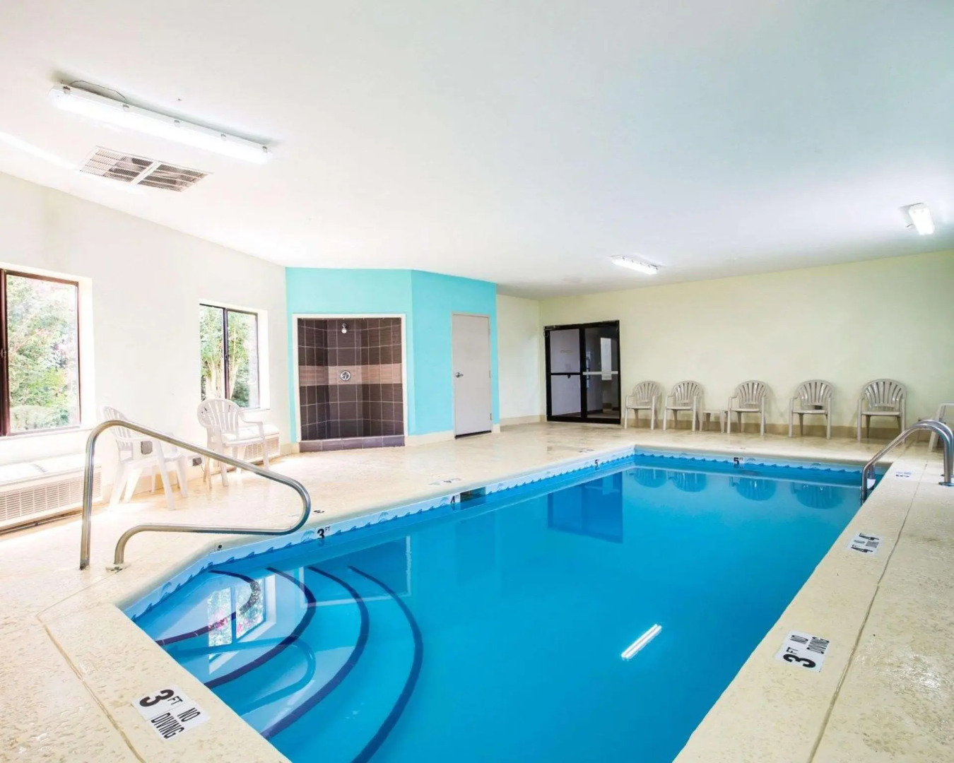 Days Inn by Wyndham McDonough