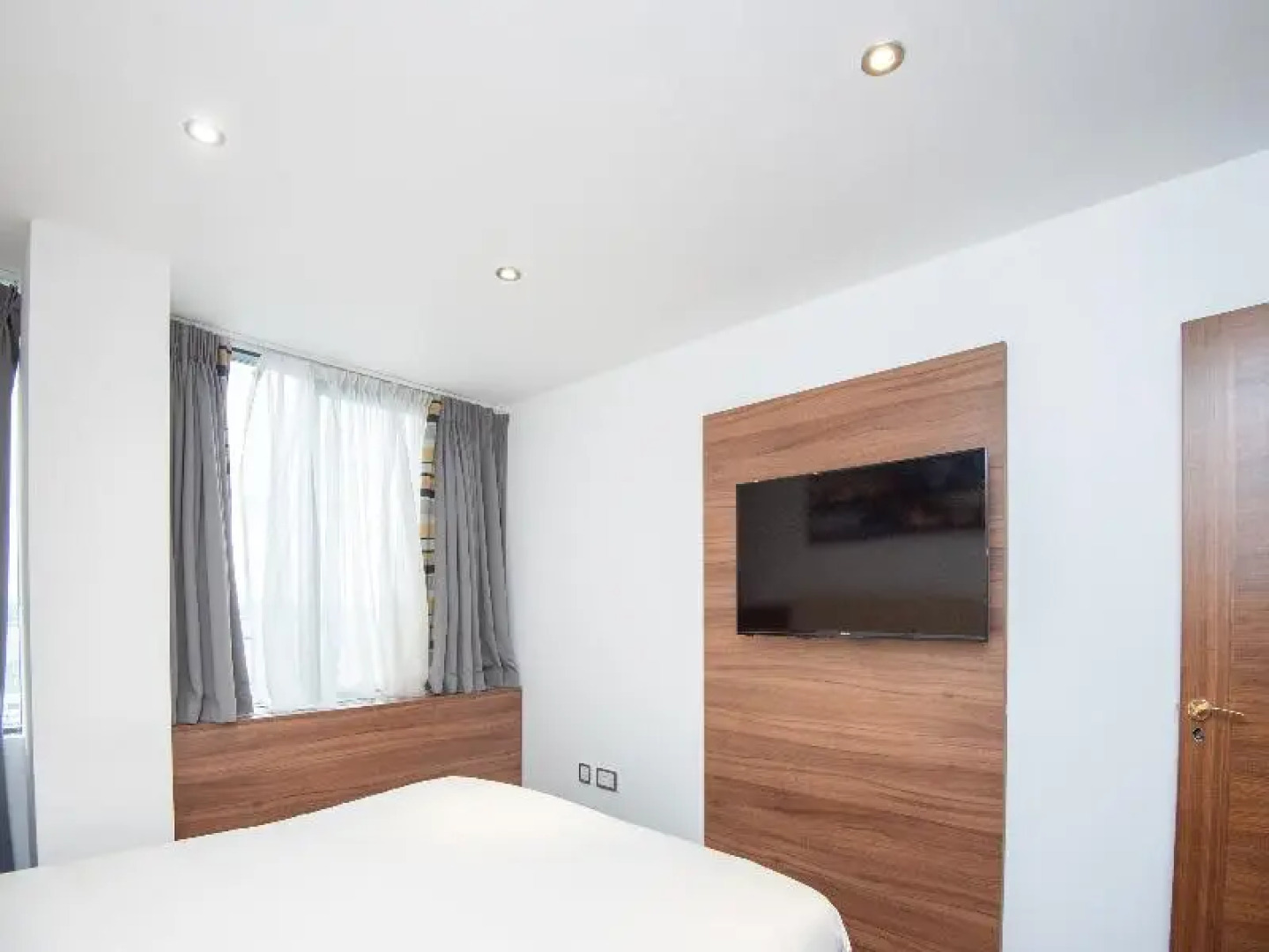 OYO Livin’ Serviced Apartments