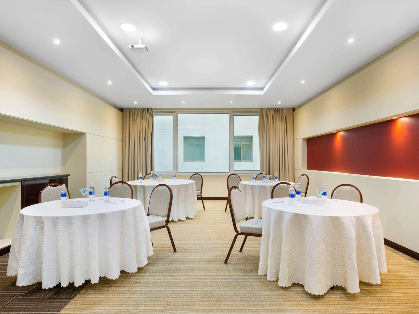 Отель ibis Muscat