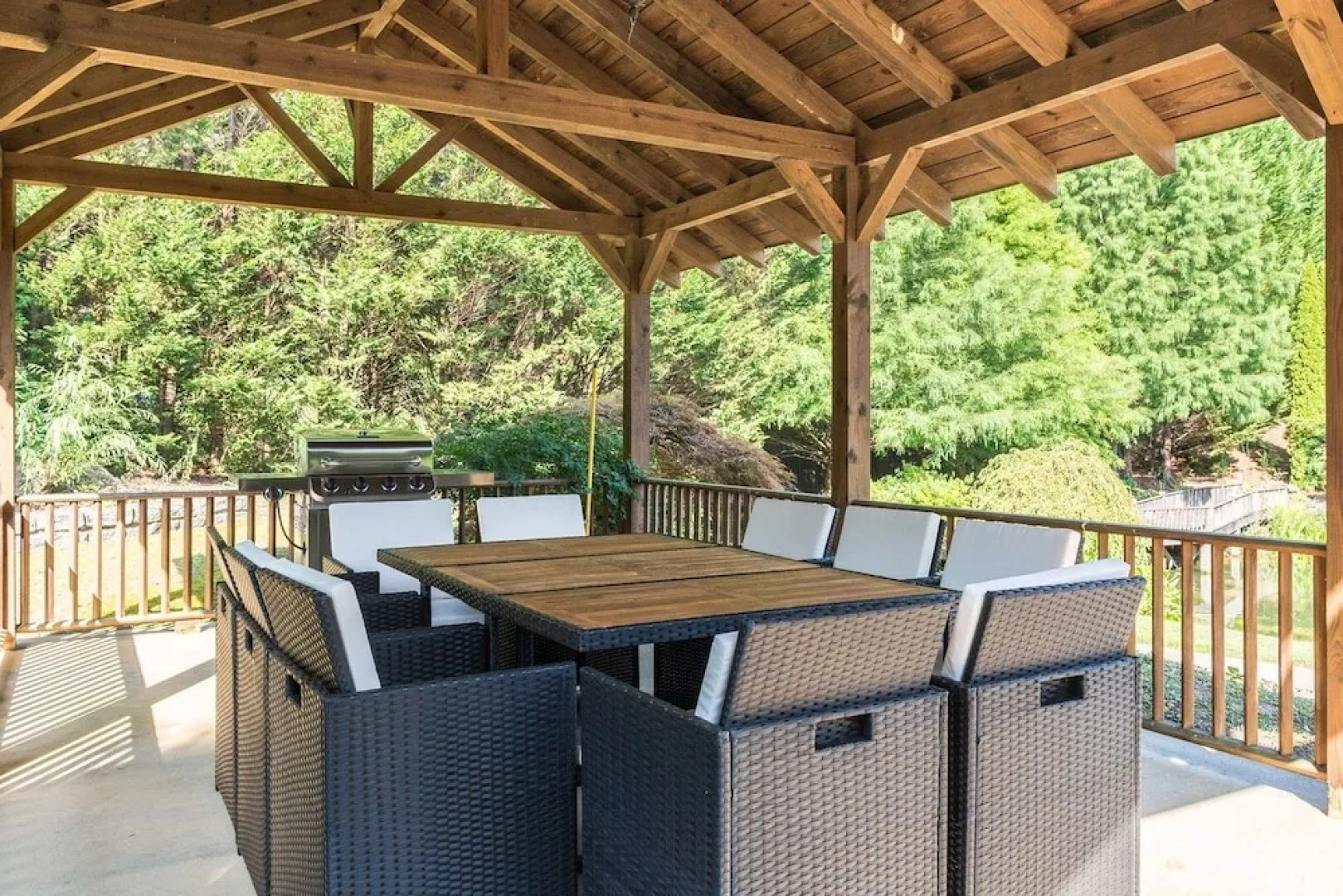 Waterfall Manor - 4 Br Home