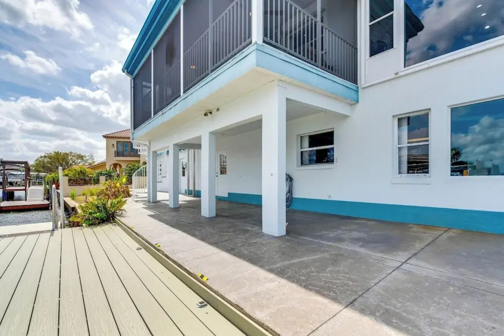 Waterfront Gem: Crystal River Family Home