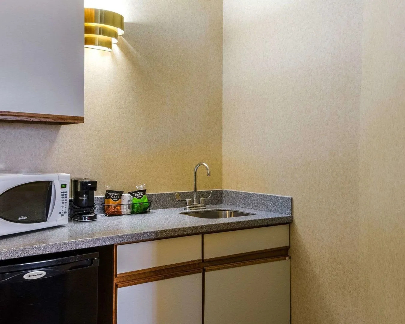 Holiday Inn Express Fall River North by IHG