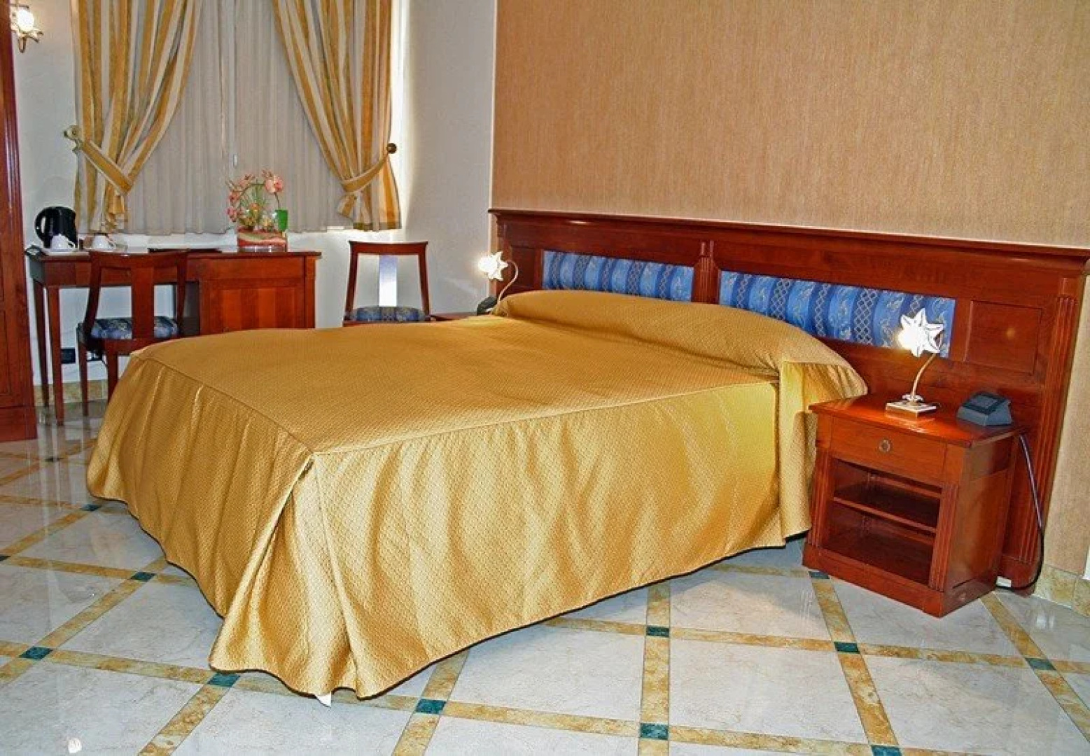 Ypsigro Palace Hotel