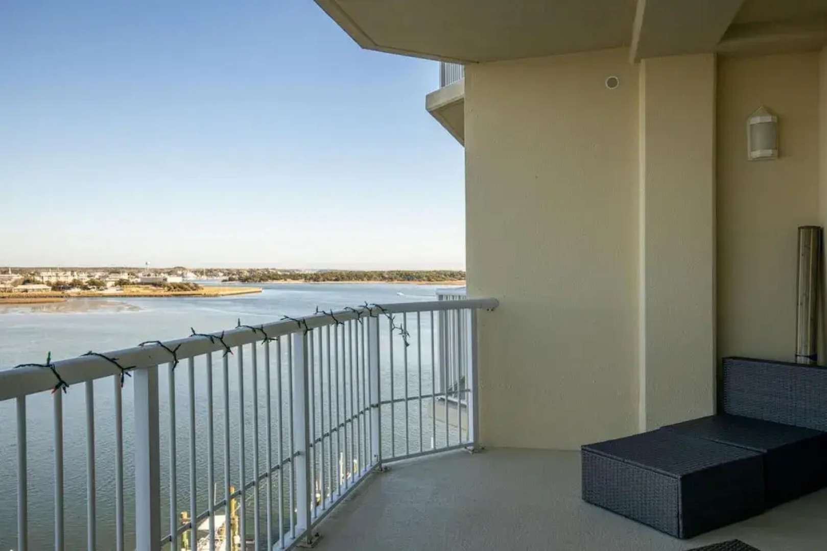 Yacht Club Dream 3 Bedroom Condo by RedAwning