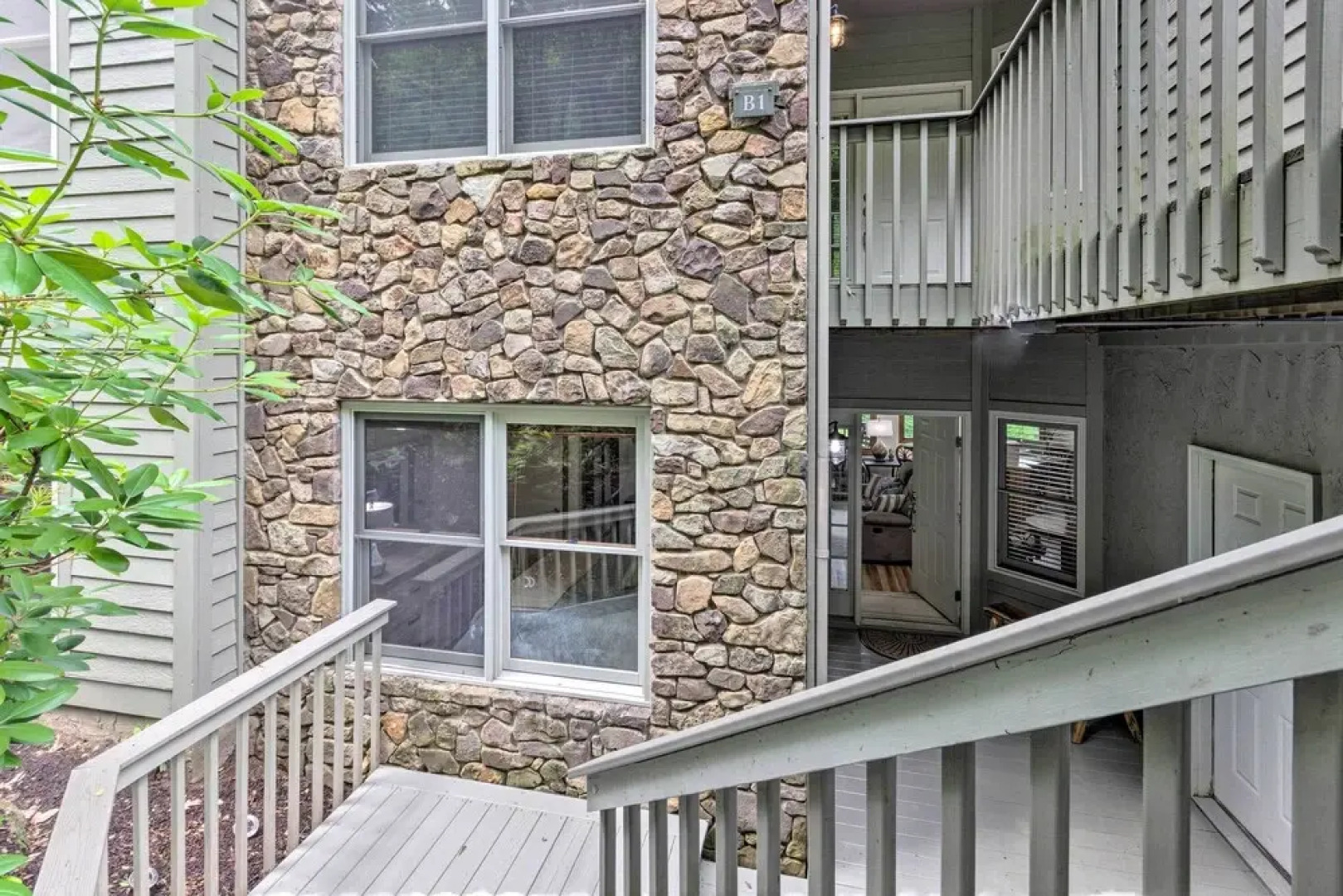 Blue Ridge Mtn Views: Condo w/ Furnished Balcony