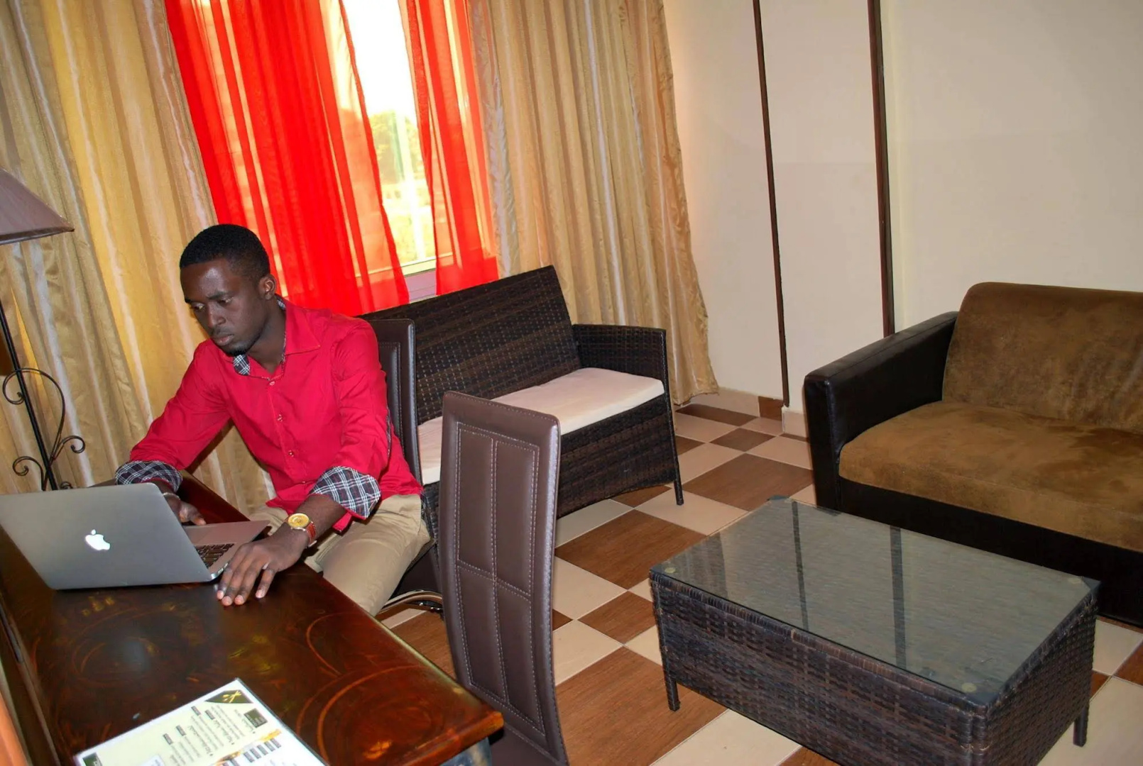 YaahoT Hotel