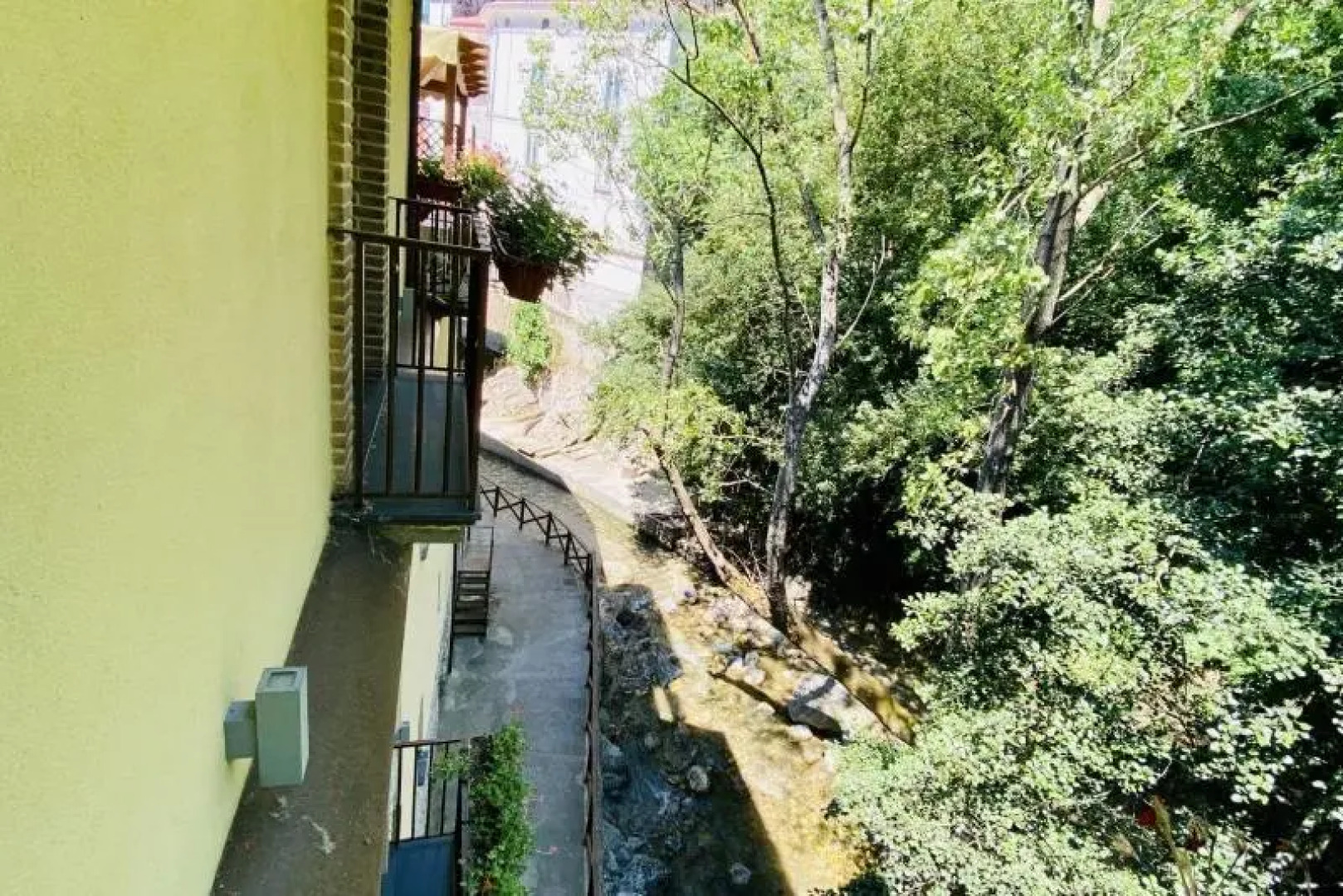 Campagna Waterfalls View Suites