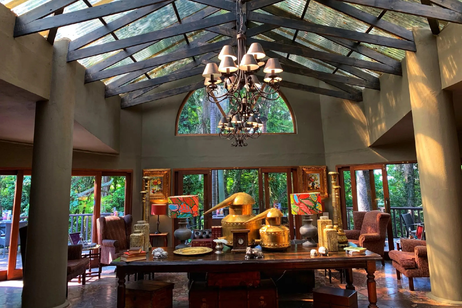 Shangri-La Country Hotel