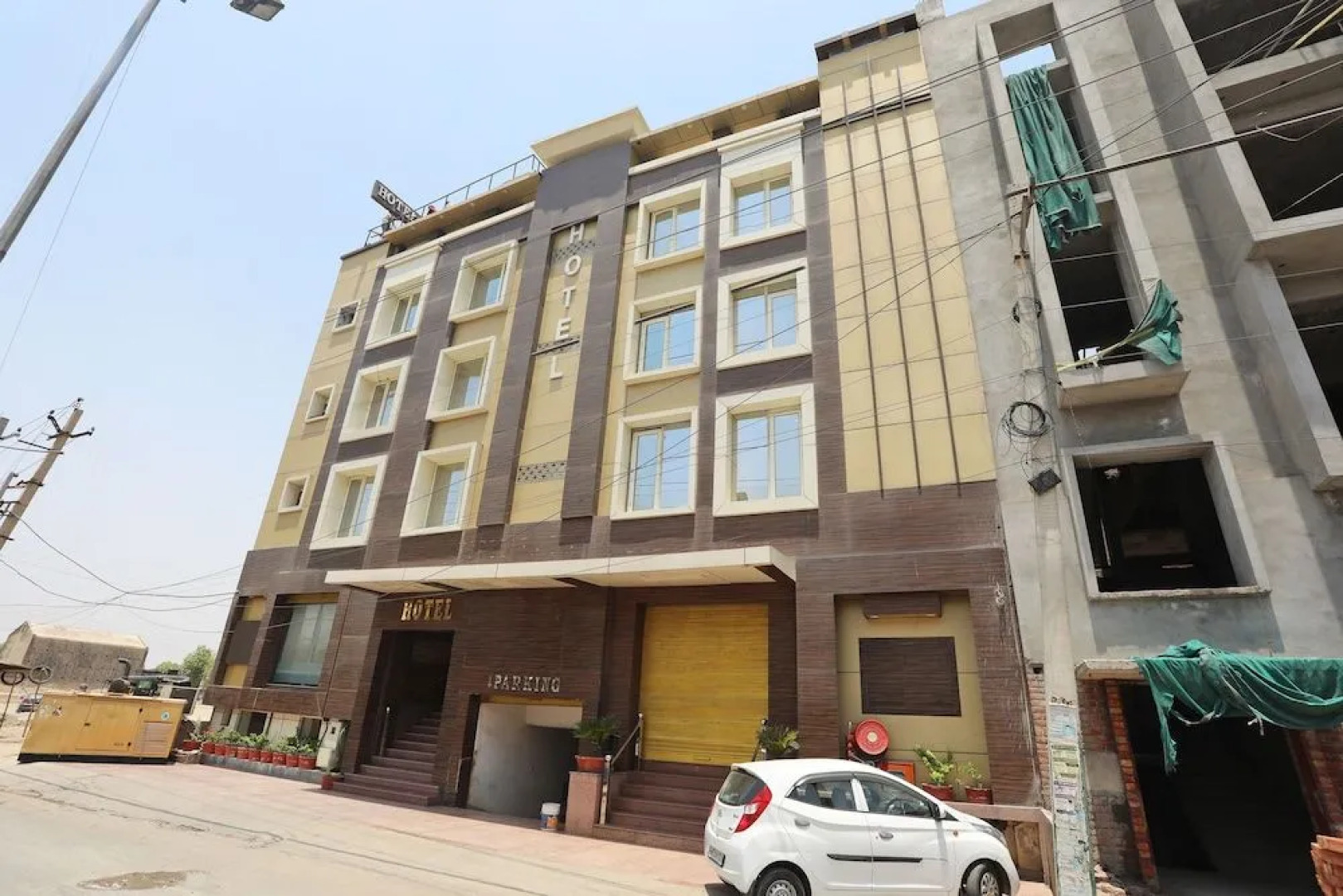 OYO 2295 Hotel Razia Inn