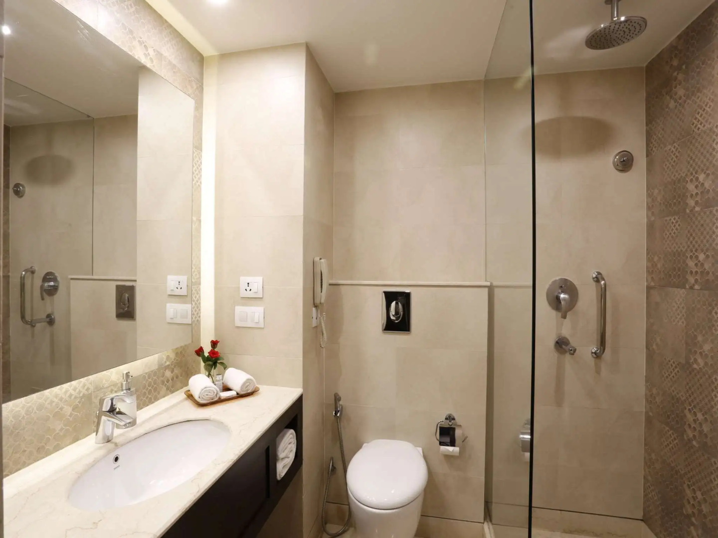 La Place Sarovar Portico, Lucknow