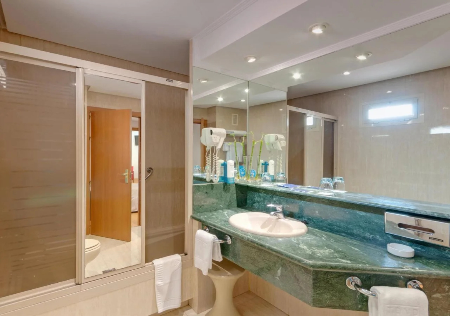 Отель Gran Hotel Los Ángeles