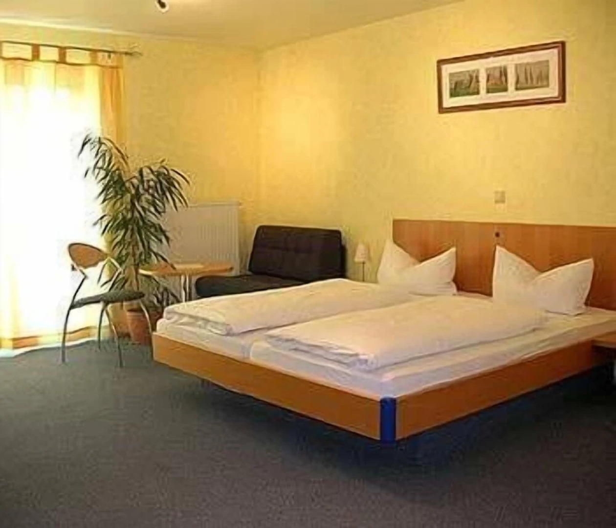 Hotel & Gästehaus Im Ziegelweg garni