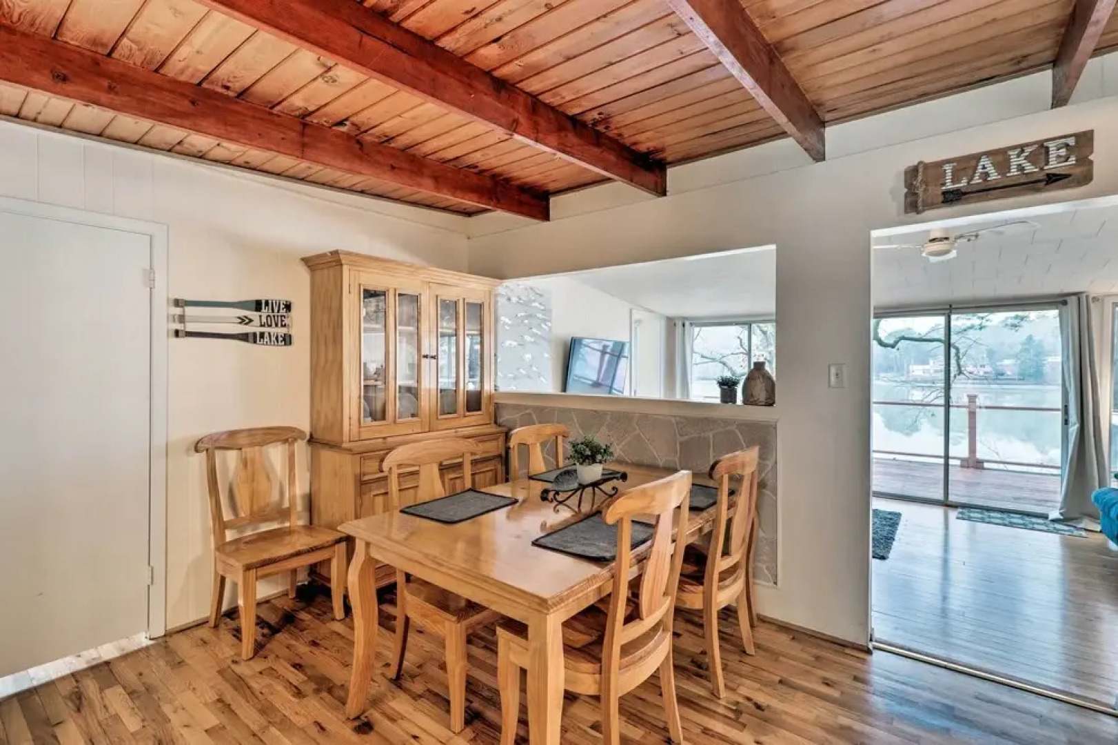 Riverfront Deck + Fire Pit: Hot Springs Retreat!