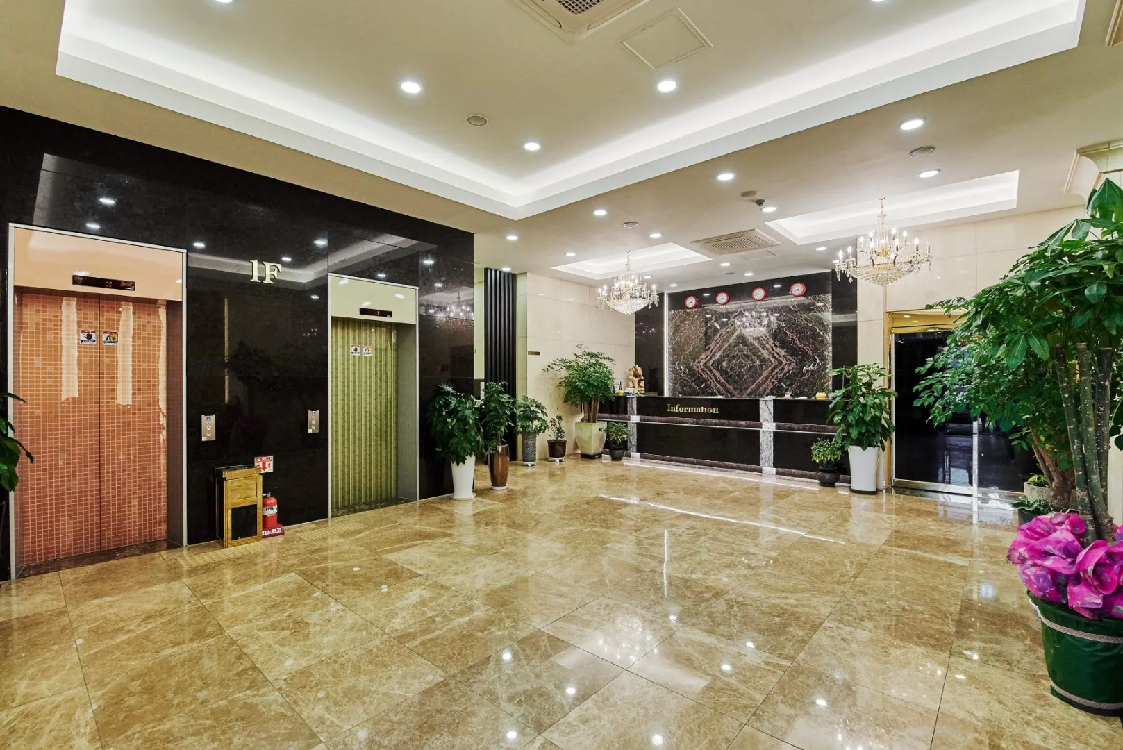 Hotel The Class