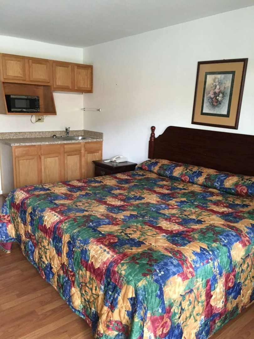 University Lodge Motel