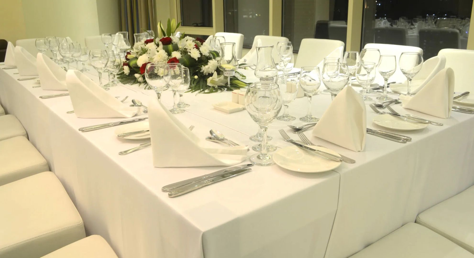 Magnum Hotel & Suites West Bay