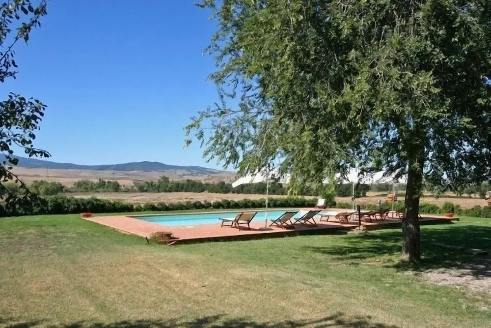 Spacious Farmhouse in Pienza with Swimming Pool
