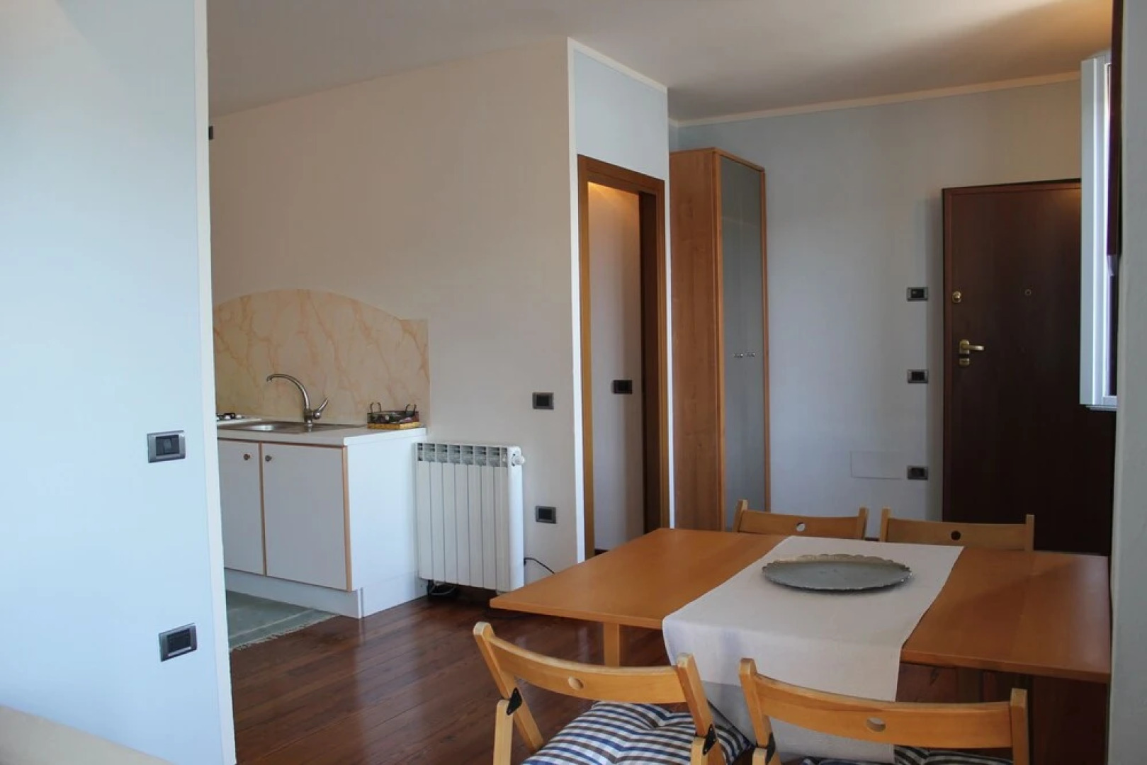 Lakefront Apartment With Spectacular Views