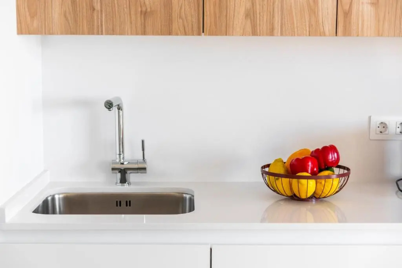 Beach apartment with terrace and private parking