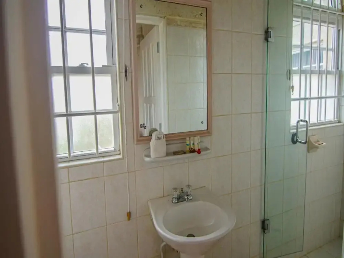 Sea Cruise Barbados - 5 B R Villa w Staff