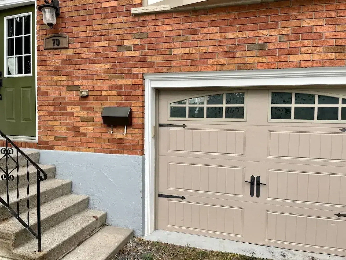 Adorable 1 Bedroom Suite With Kitchen &