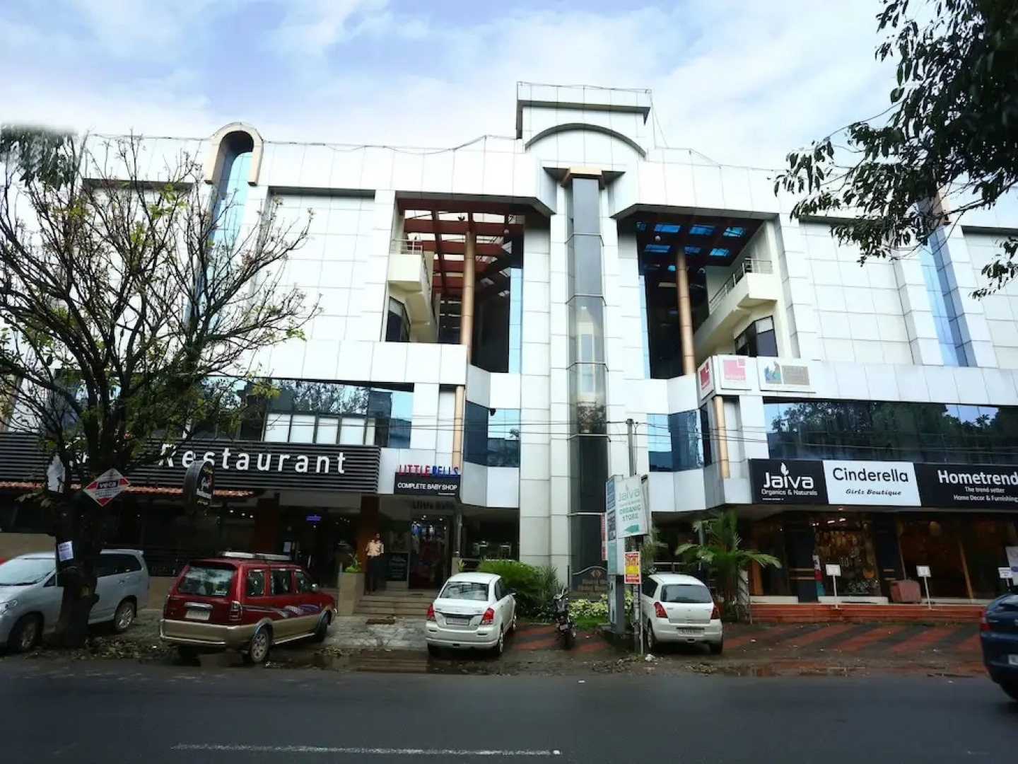 OYO 5075 Khaleej Residency