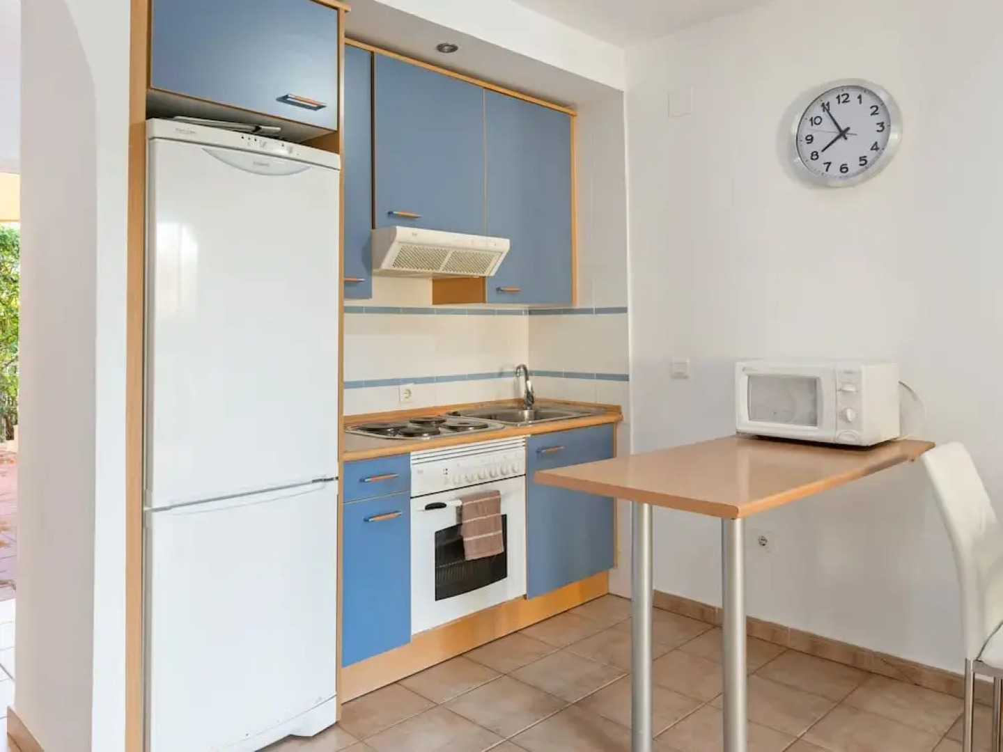 Sun-kissed Holiday Home in Islantilla With Swimming Pool