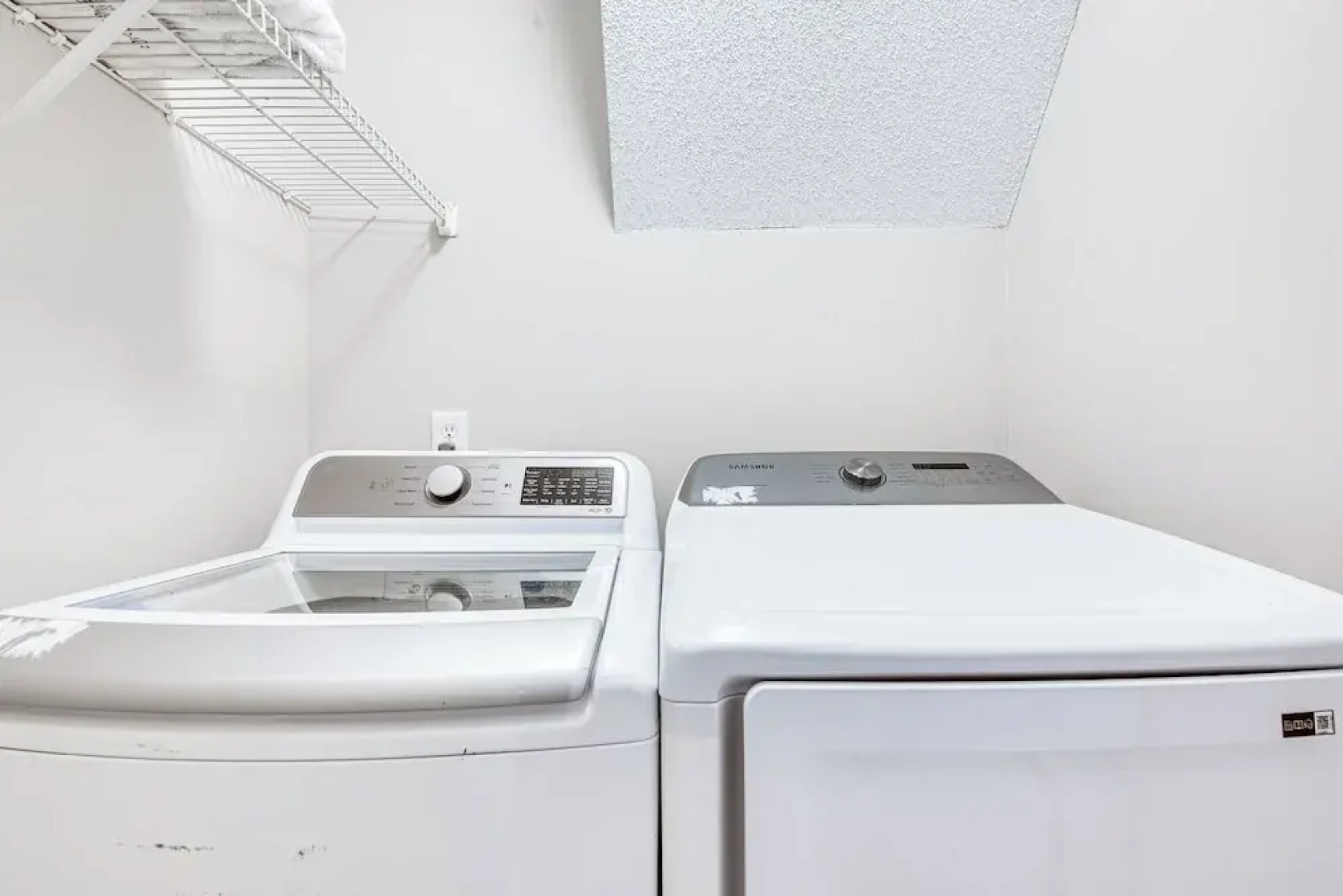 10 Mi to Stone Mtn Park: Spacious Home in Lithonia