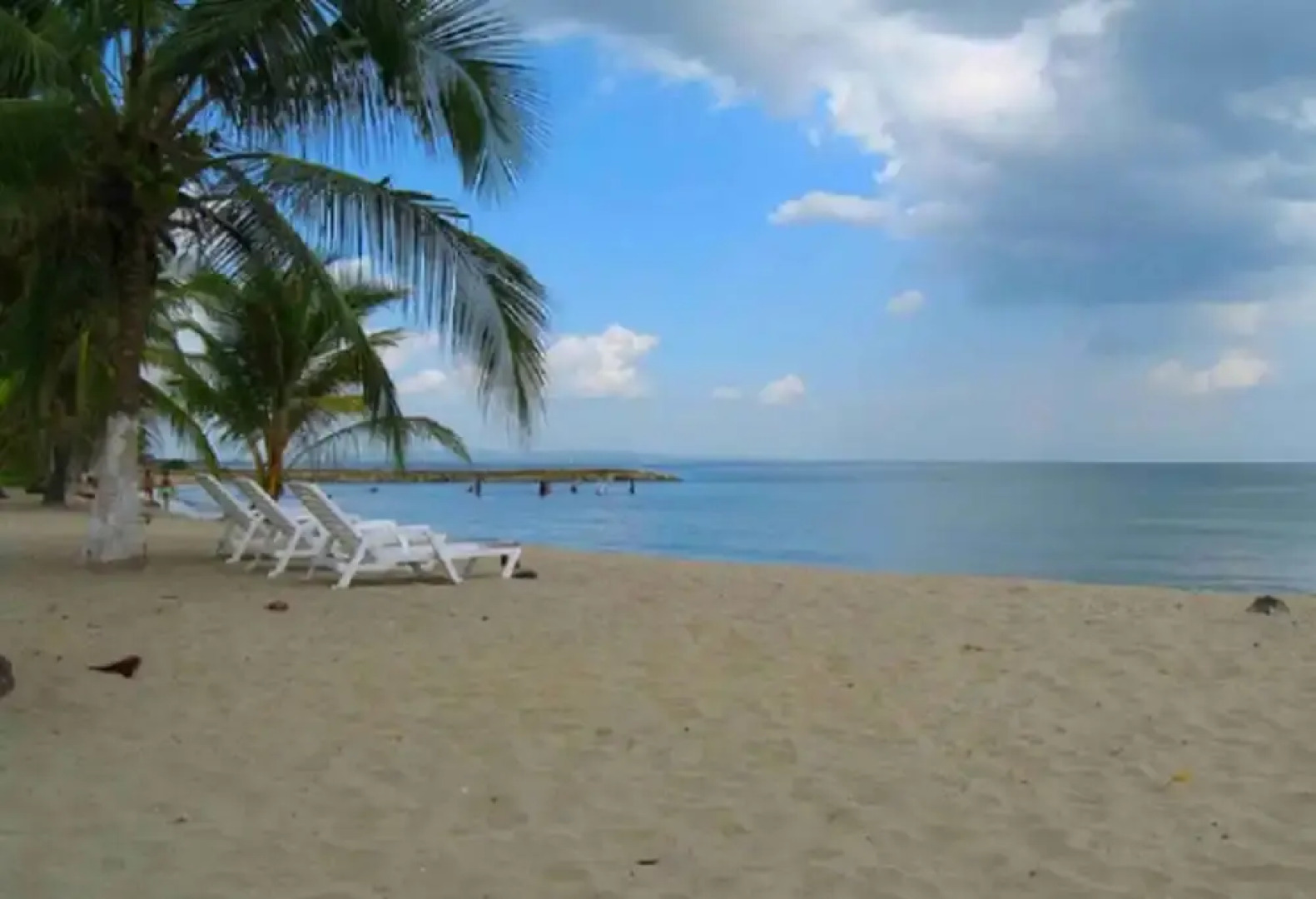 Cabaña Vacacional En Coveñas Con Piscina