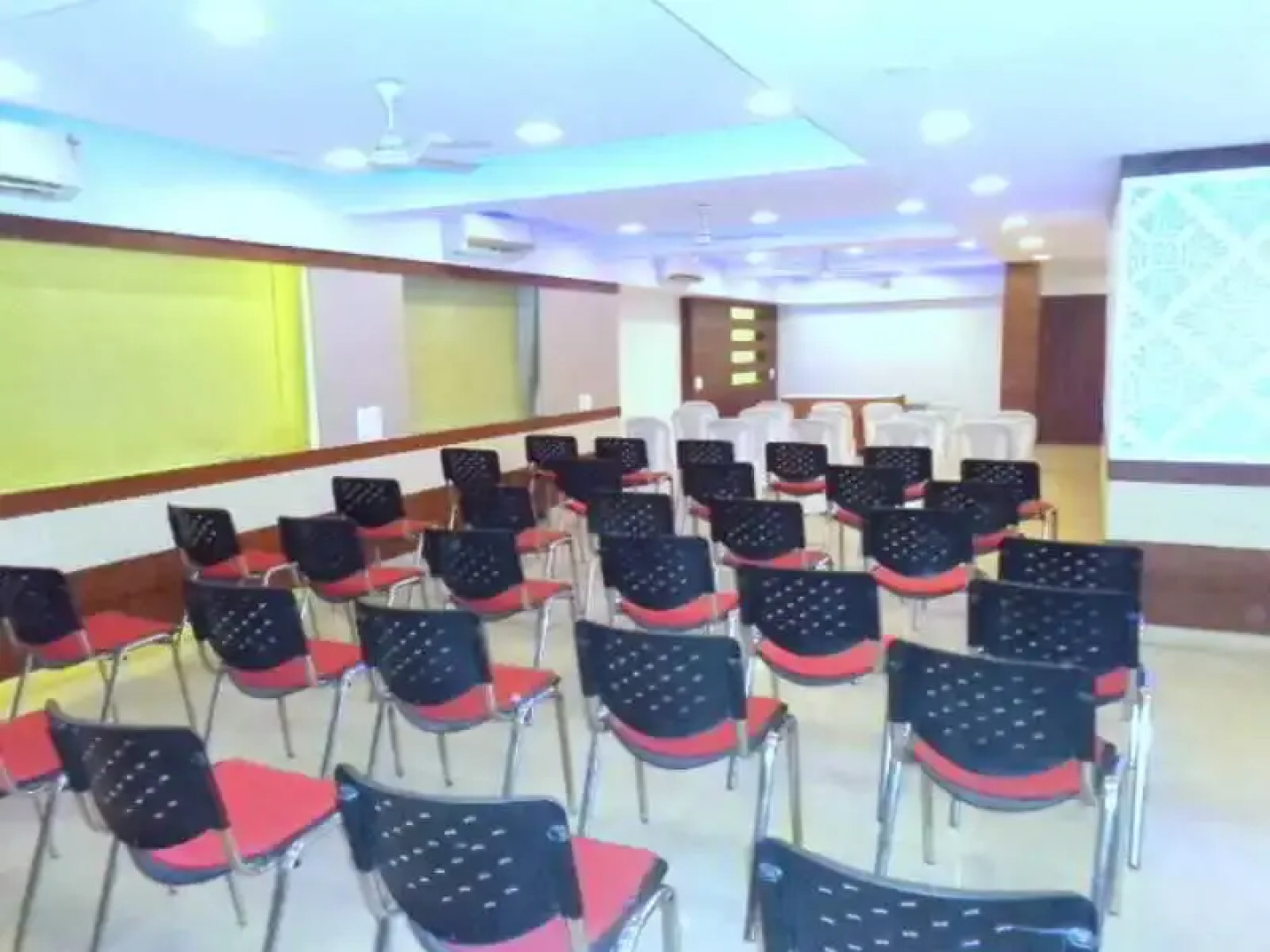 OYO 24646 Hotel Gaurav Palace