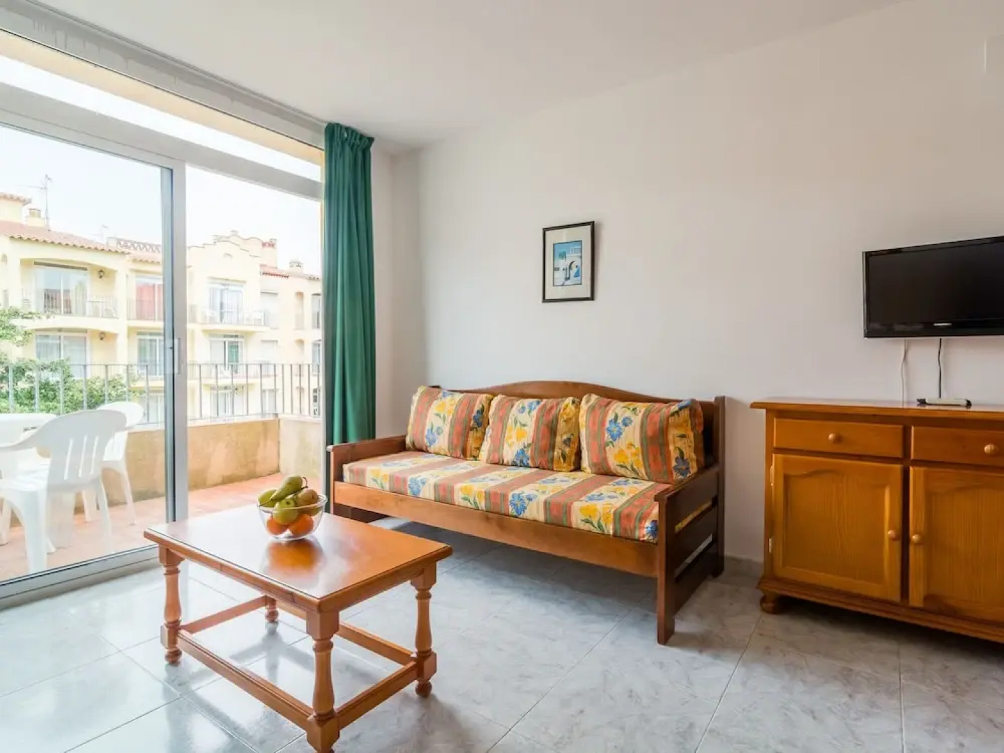 Alluring Apartment in Empuriabrava With Swimming Pool