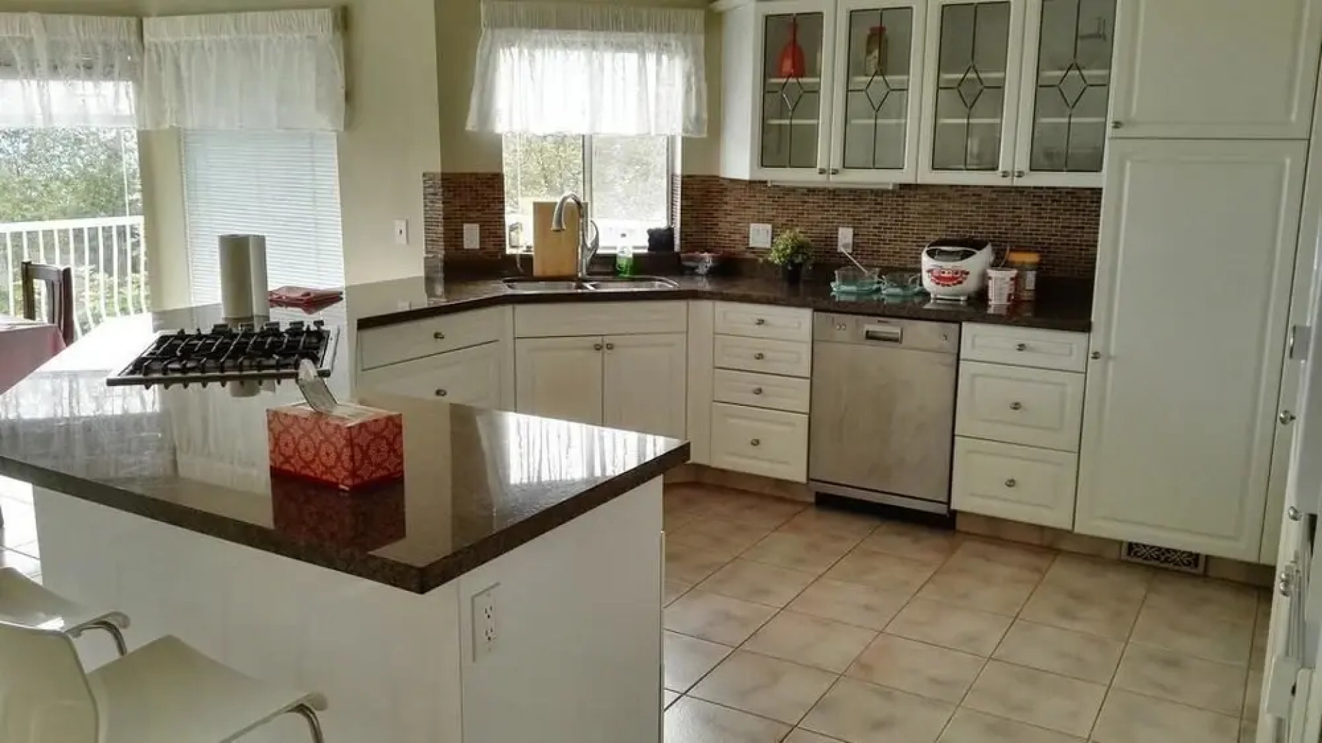 Vancouver Jinjiang Guesthouse by Elevate Rooms