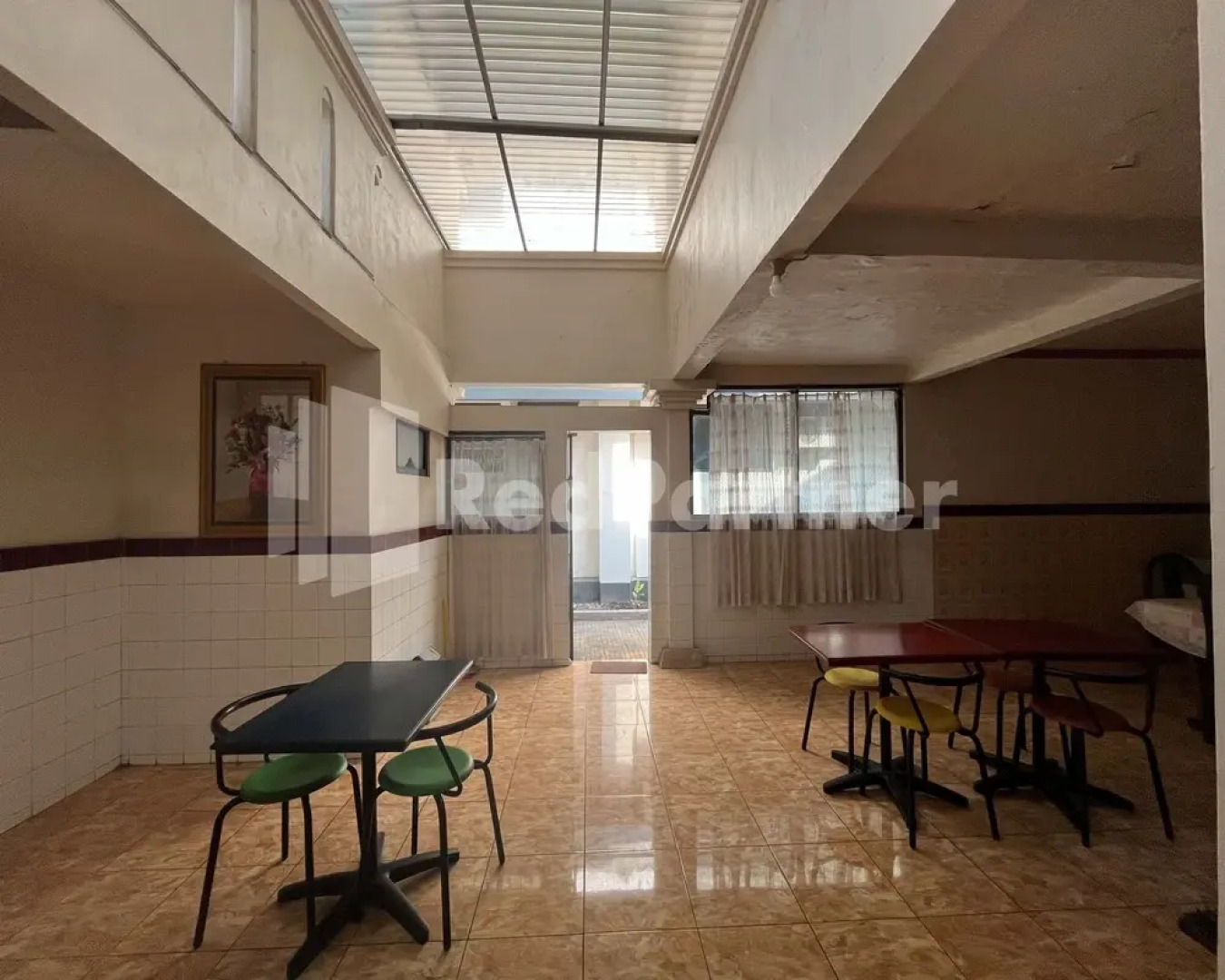 Hotel Dewi near GOR Merdeka Jombang Mitra RedDoorz