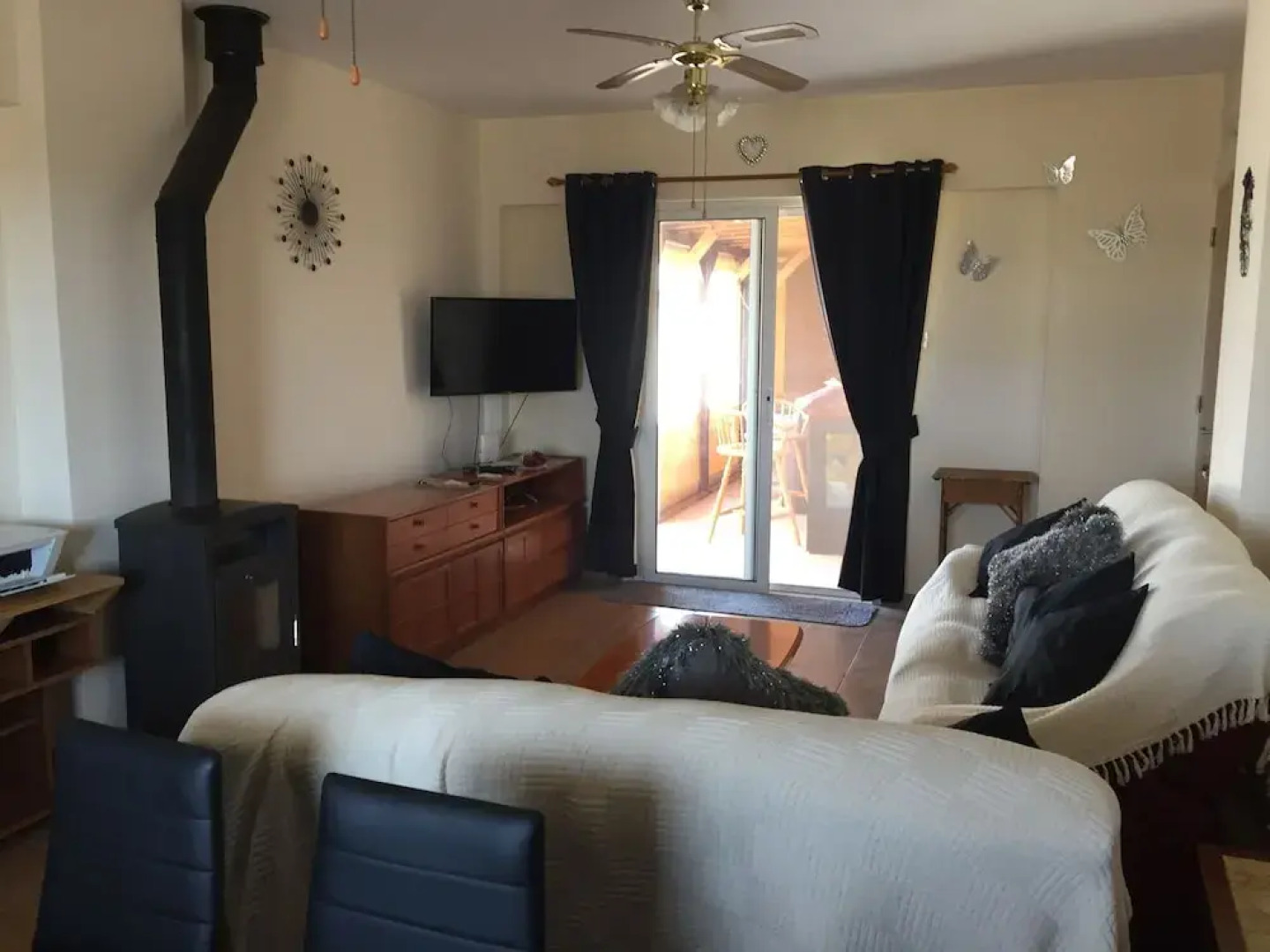 2 Bed Flat - Sleeps 4 - Pool - Parking - Wifi