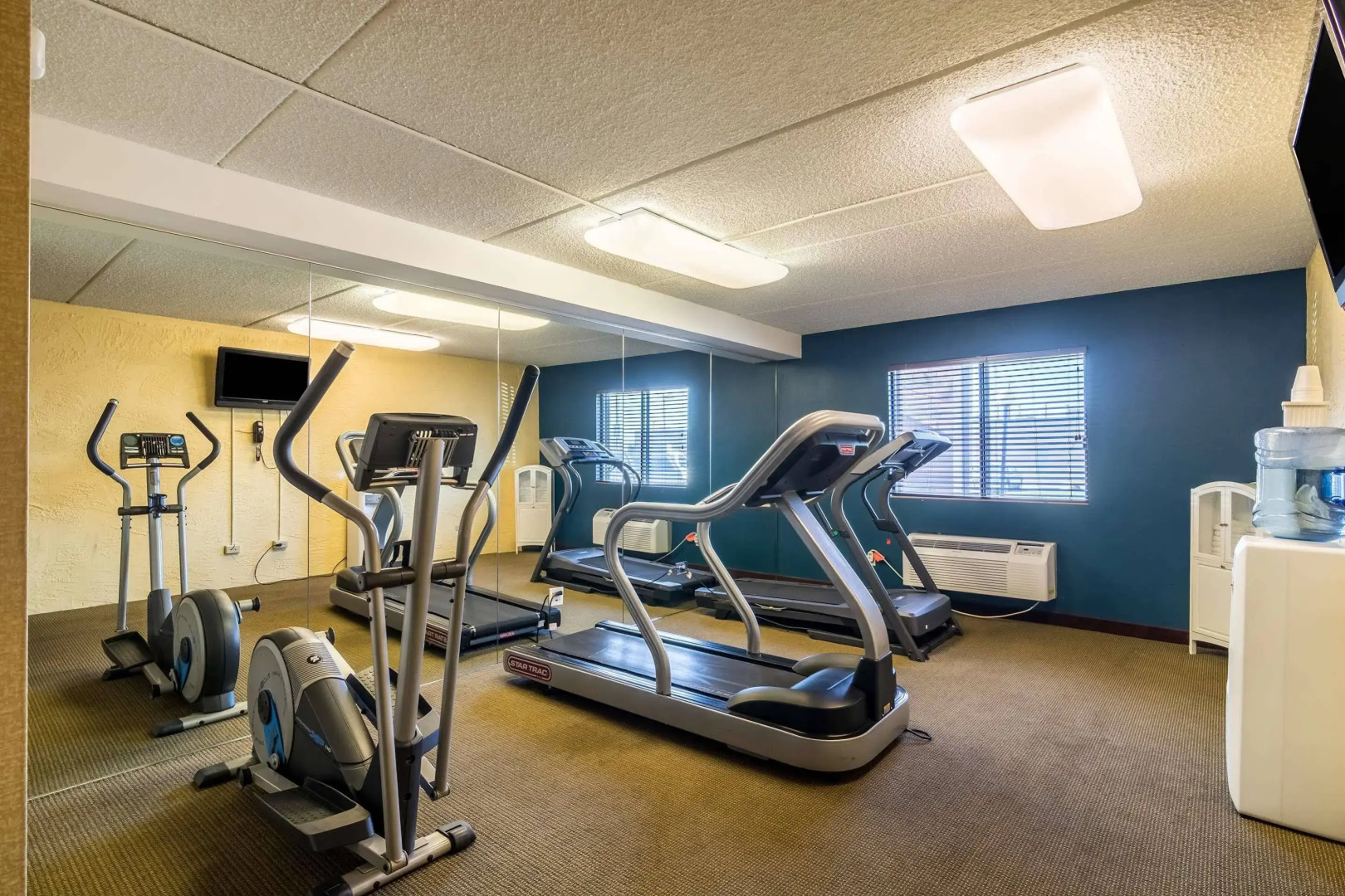 Motel 6 Elk Grove Village, IL - O'Hare