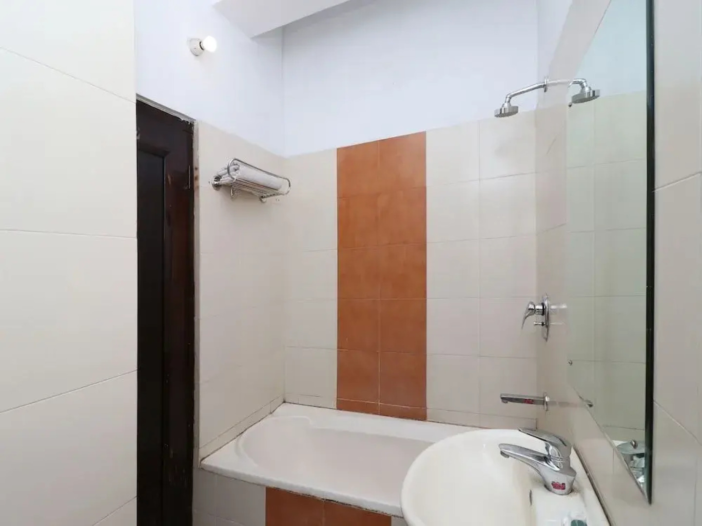 OYO 13161 King's Palace