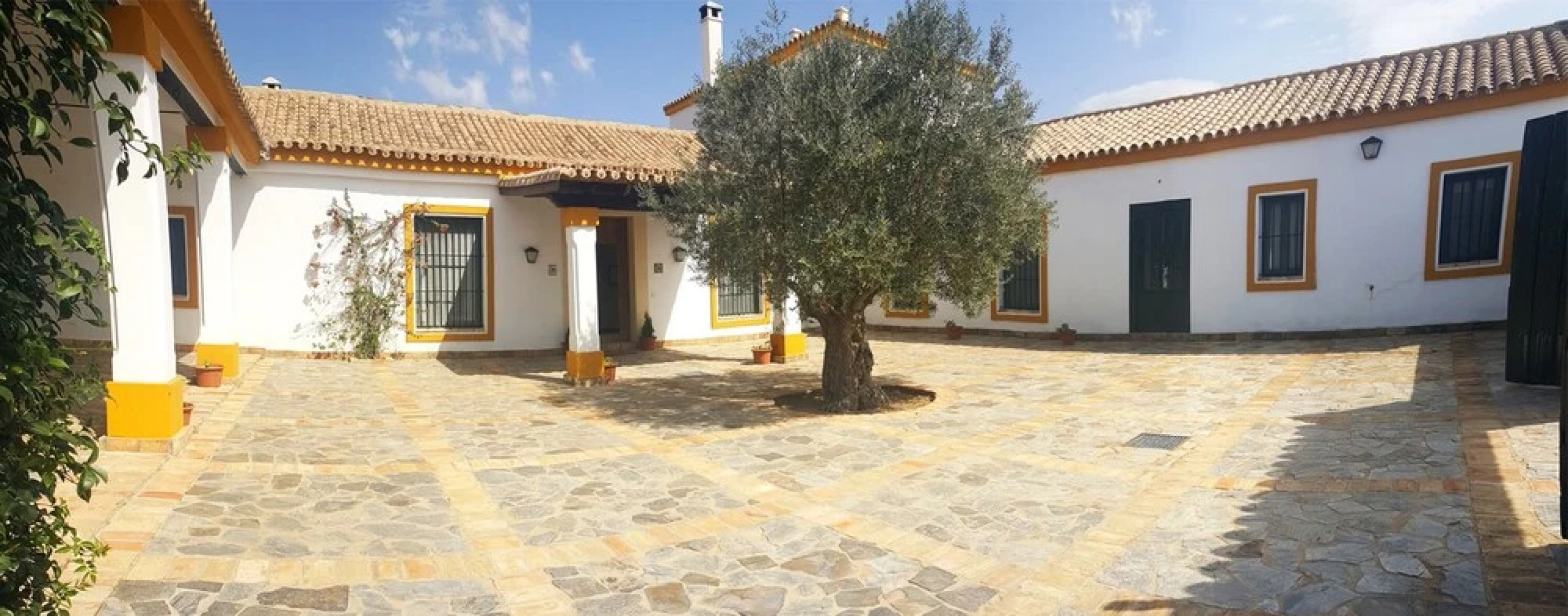 Villa With 7 Bedrooms in Puerto Serrano, With Wonderful Mountain View,