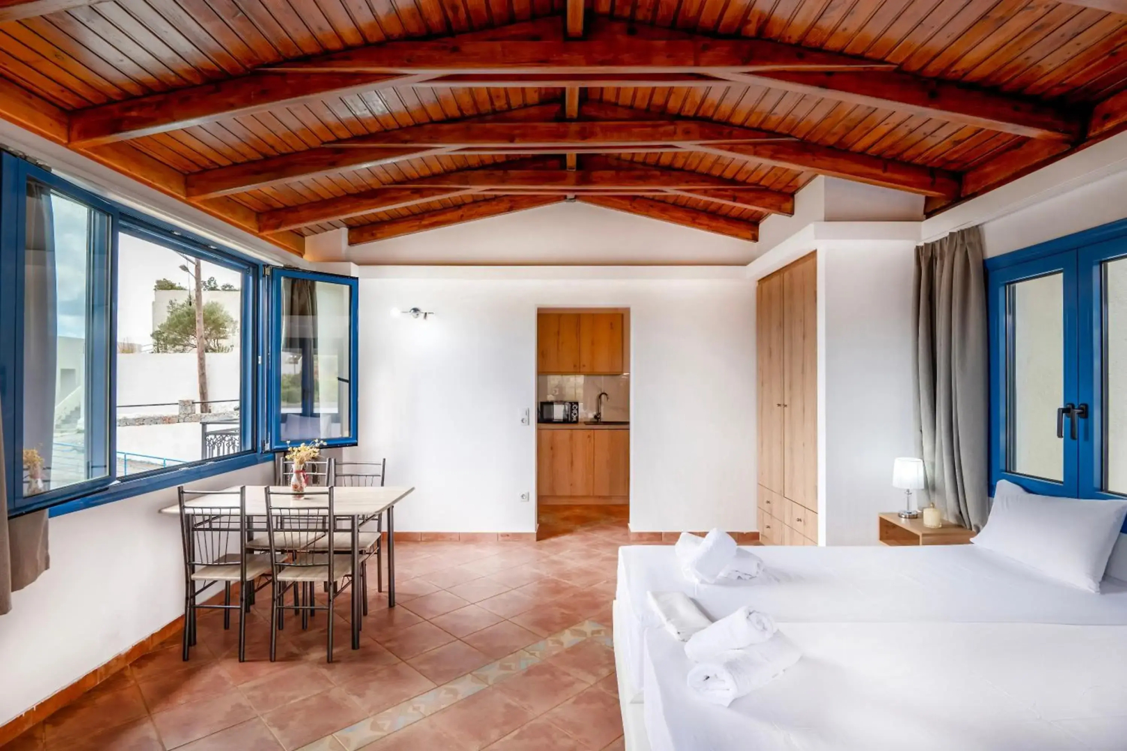 Panorama Studios and Apartments