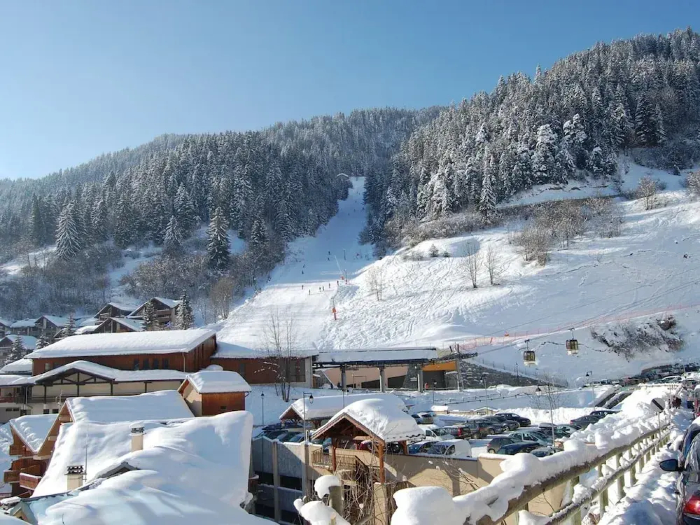 Spacious Holiday Home Near Center of Champagny