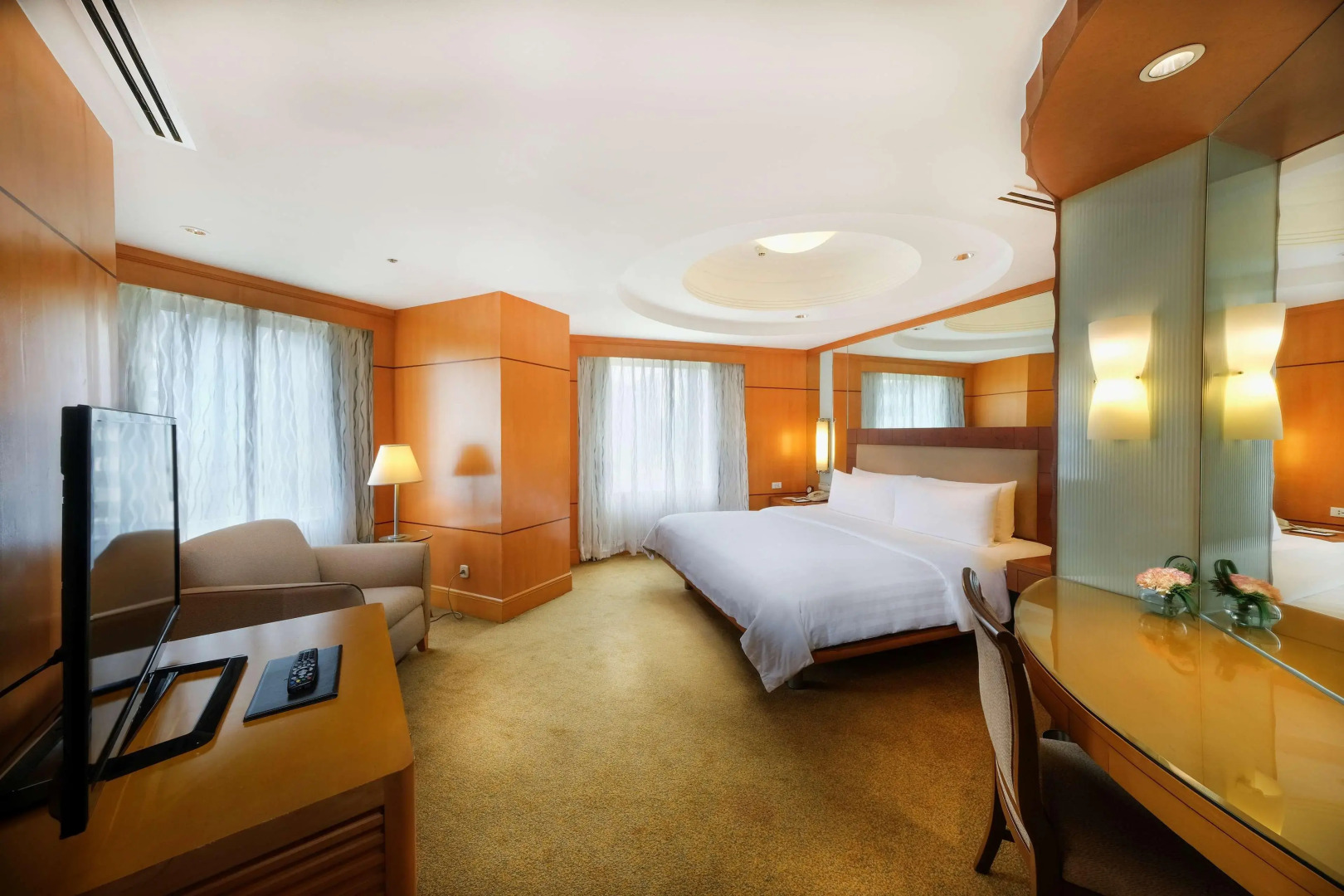 Makati Shangri-La, Manila