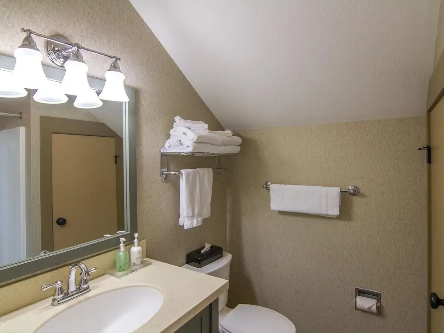 Spacious 2 Bed At Crystal Mountain Resort 2 Bedroom Condo by RedAwning