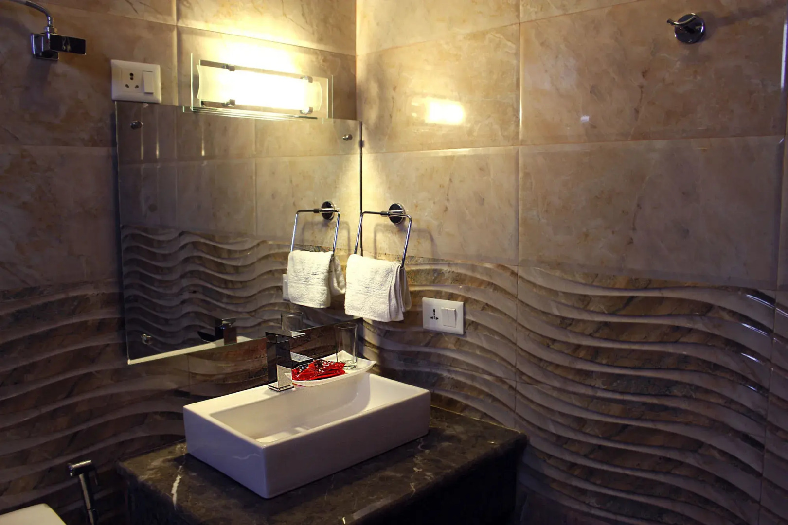 OYO Rooms Bhagsu Waterfall