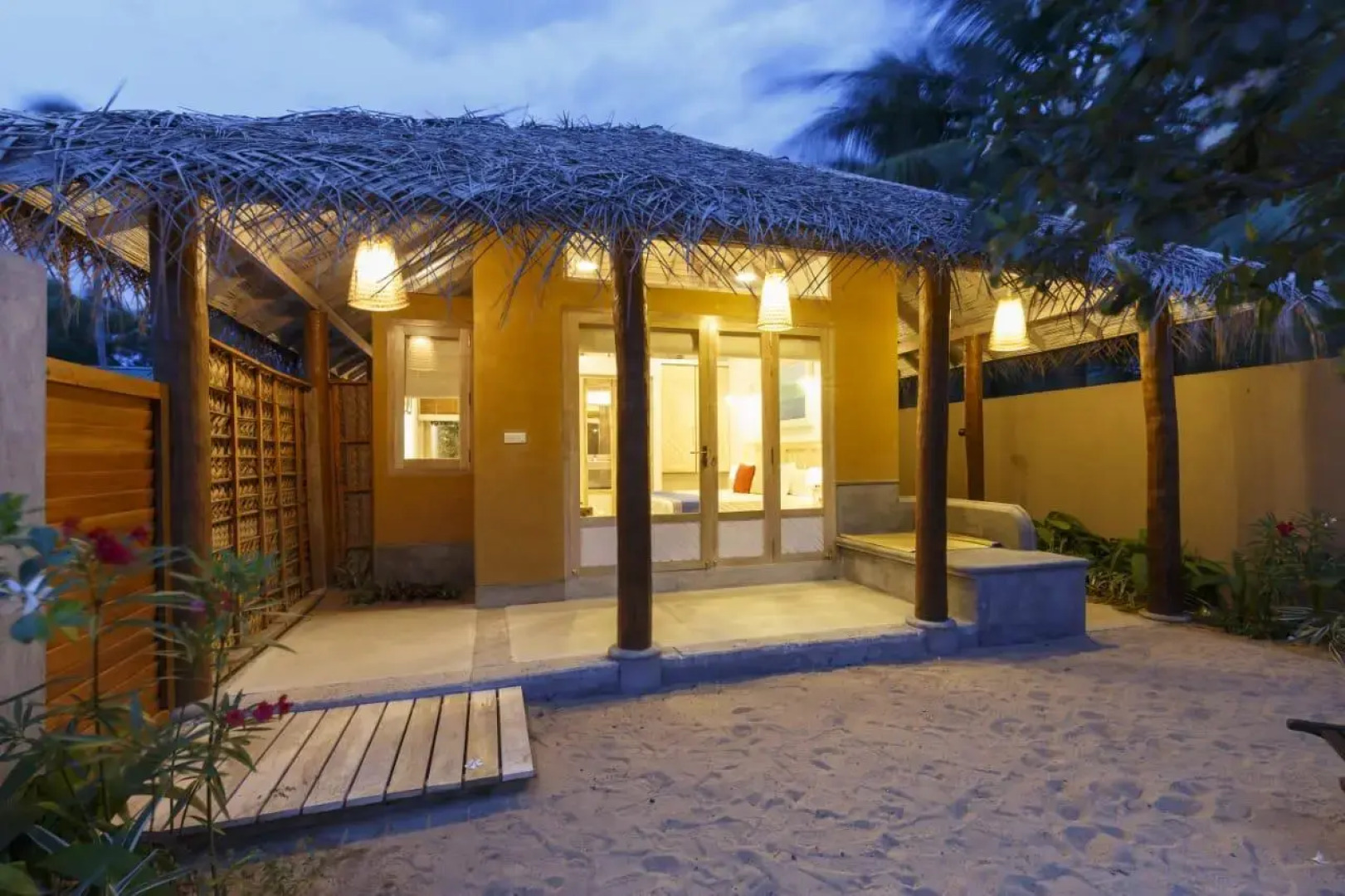 Hiru Resort and Kite Surfing