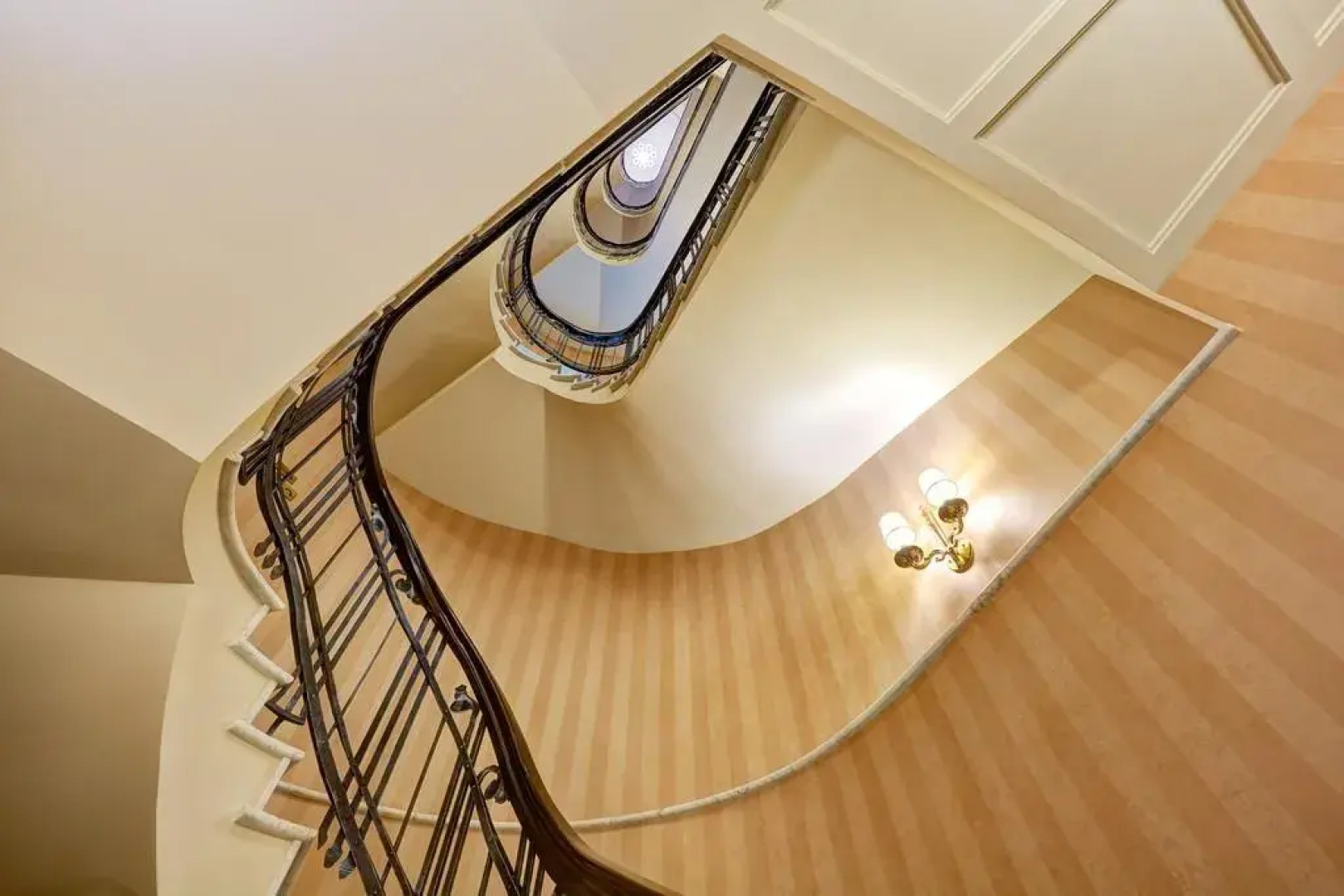 Гостиница «Атлас Делюкс»